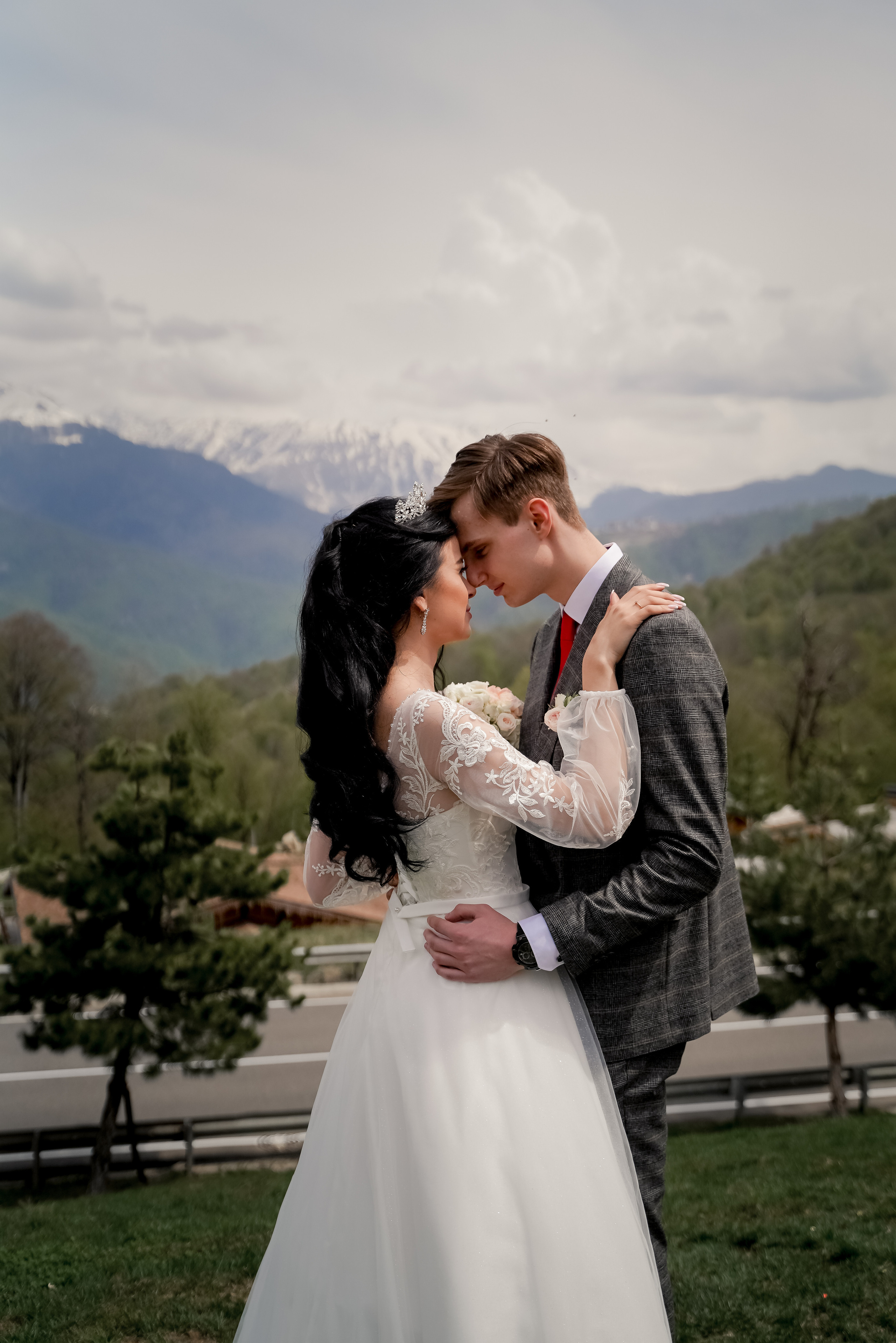 Александр и Виктория. Свадебный фотограф город Сочи Красная Поляна Адлер