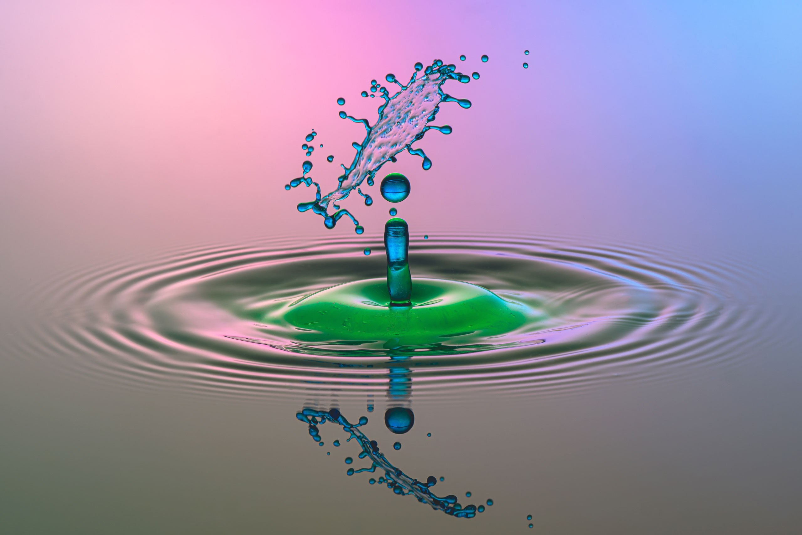 Классические формы. Скульптуры из воды Сергея Толмачева