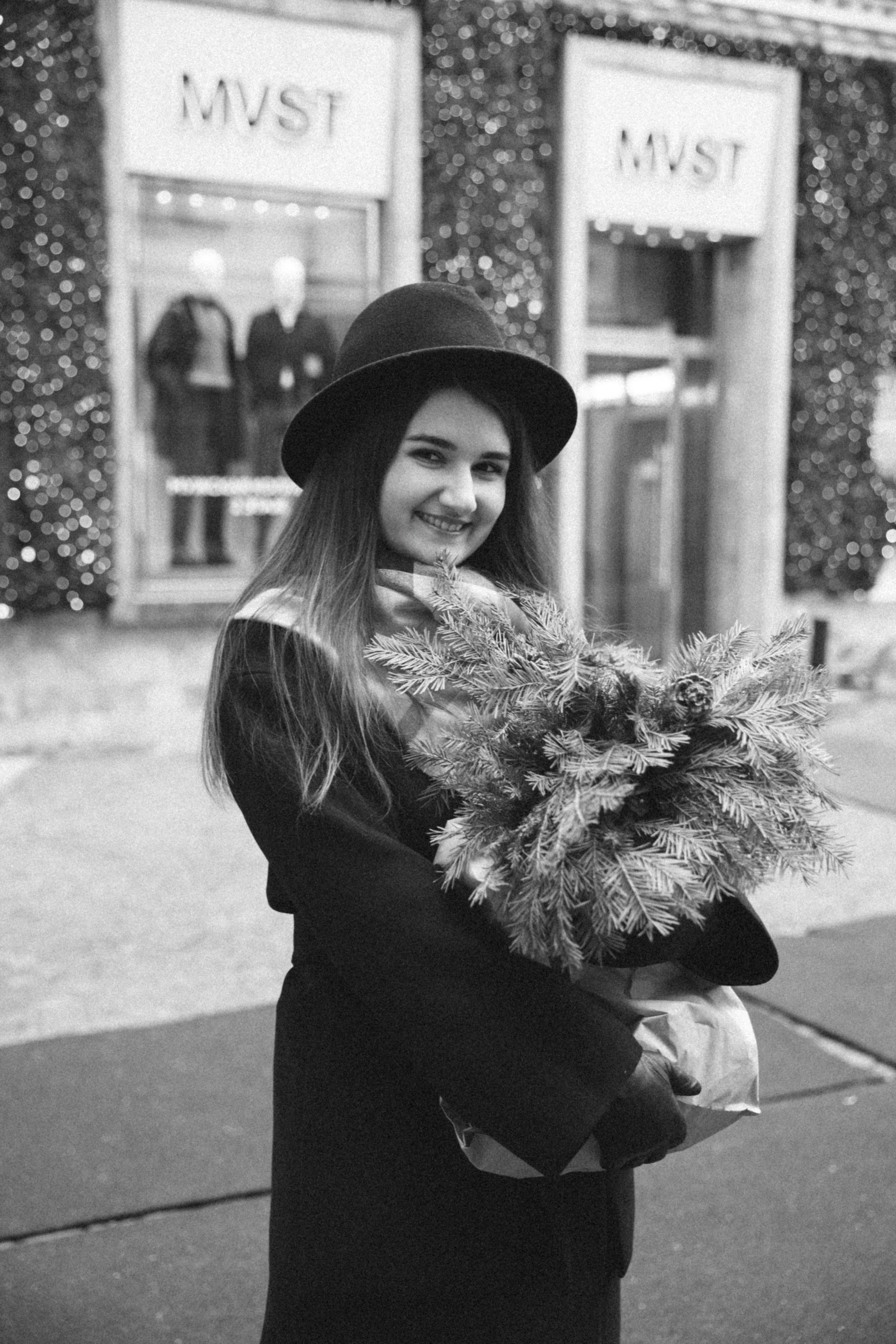 ДАША. Я фотограф из Москвы к Вашим услугам