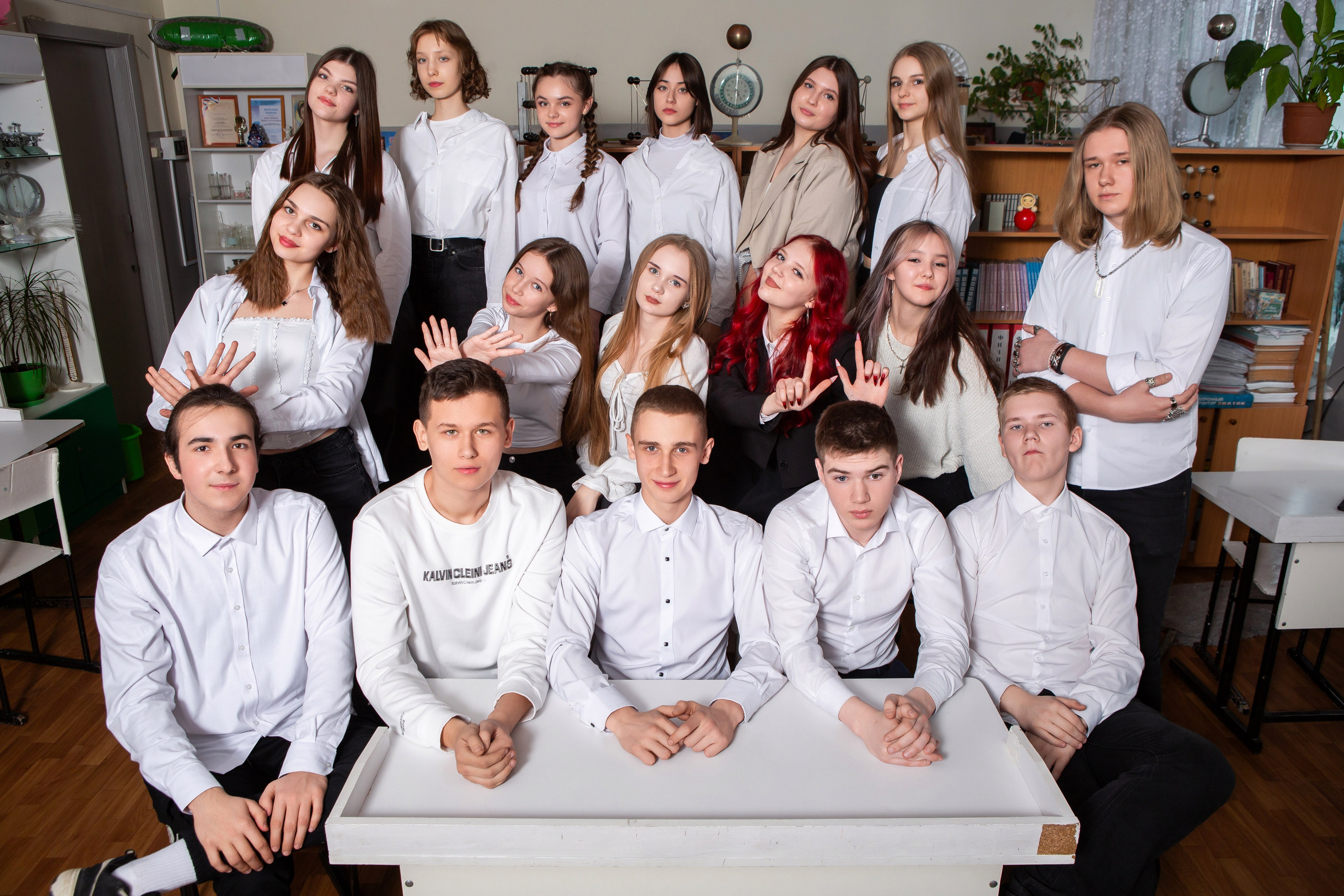 ОТВЯЗНАЯ СЪЕМКА В КЛАССЕ (9 КЛАСС). Профессиональный фотограф в Мценске и Орловской области