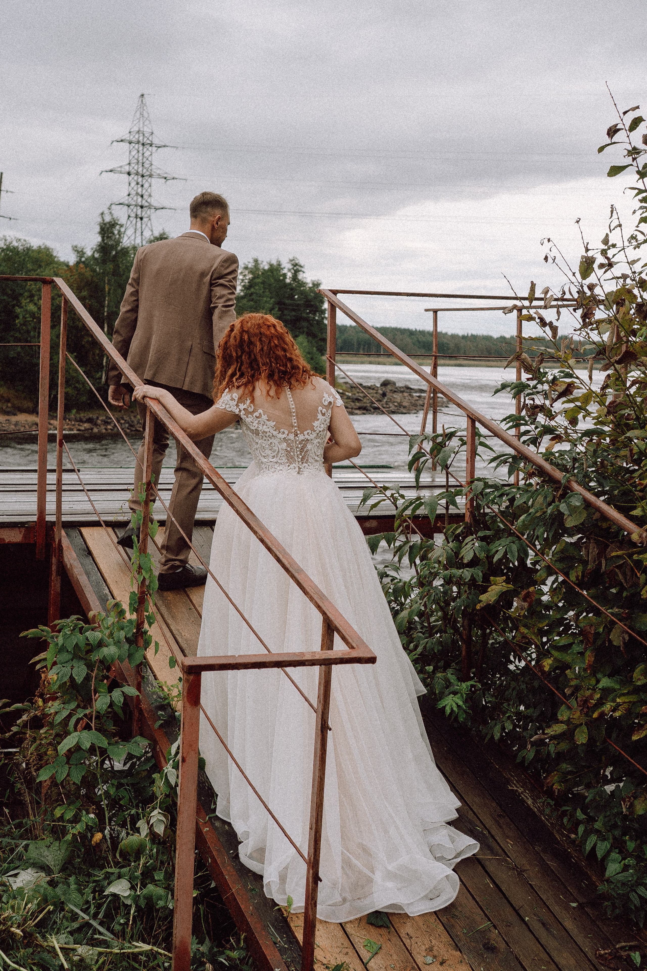 СВАДЕБНАЯ ФОТОСЕССИИЯ ПАРЫ В ГОРОДЕ ПРИОЗЕРСК В СОСНОВОМ ЛЕСУ И С ПИКАПОМ. Профессиональный фотограф, Санкт-Петербург — Виктория Богомолова