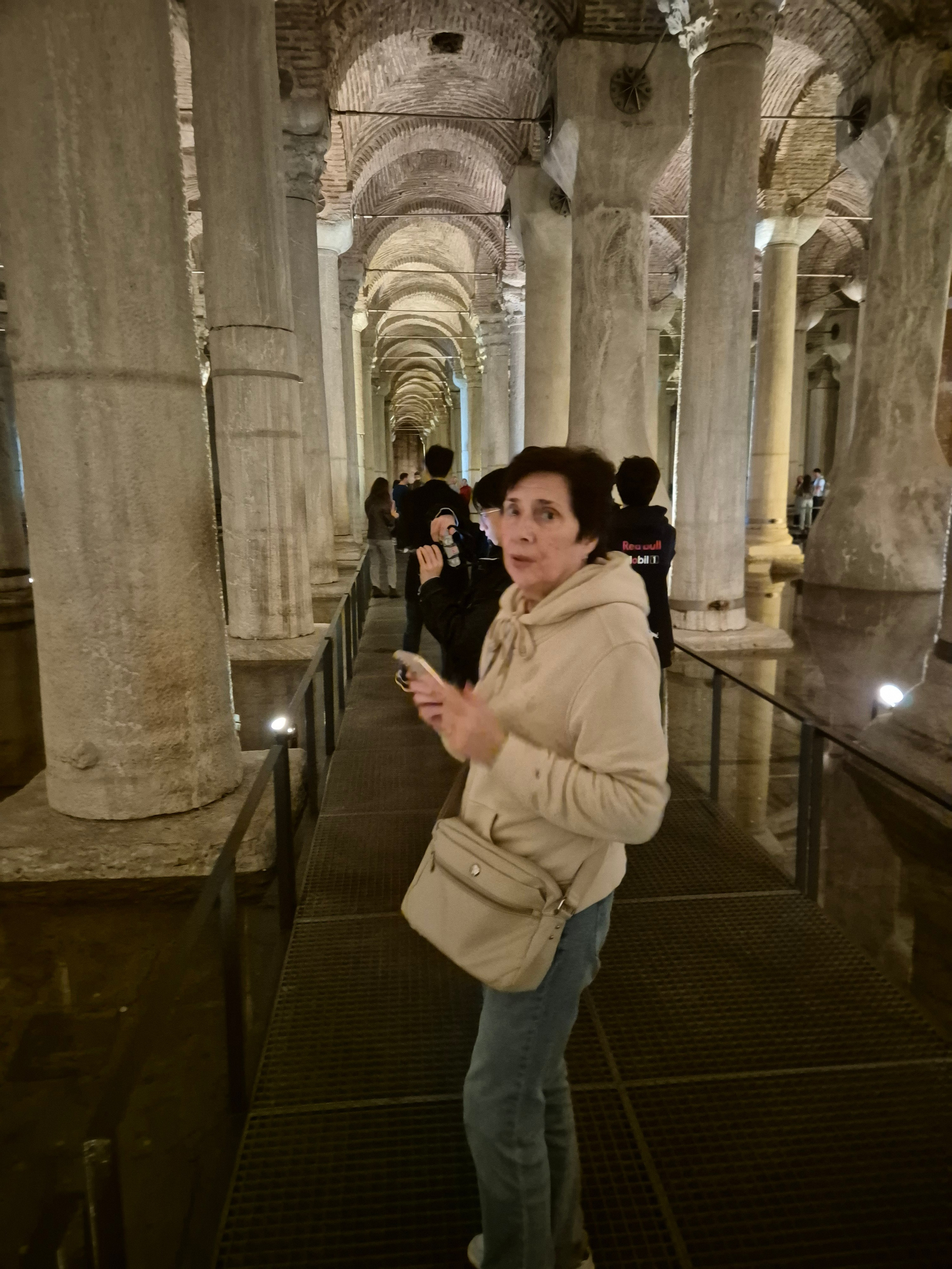 Оценили в очередной раз удобство проживания рядом с Мармарей (наземное метро вдоль Мраморного моря). 20 мин - и мы в центре на любой стороне Босфора.