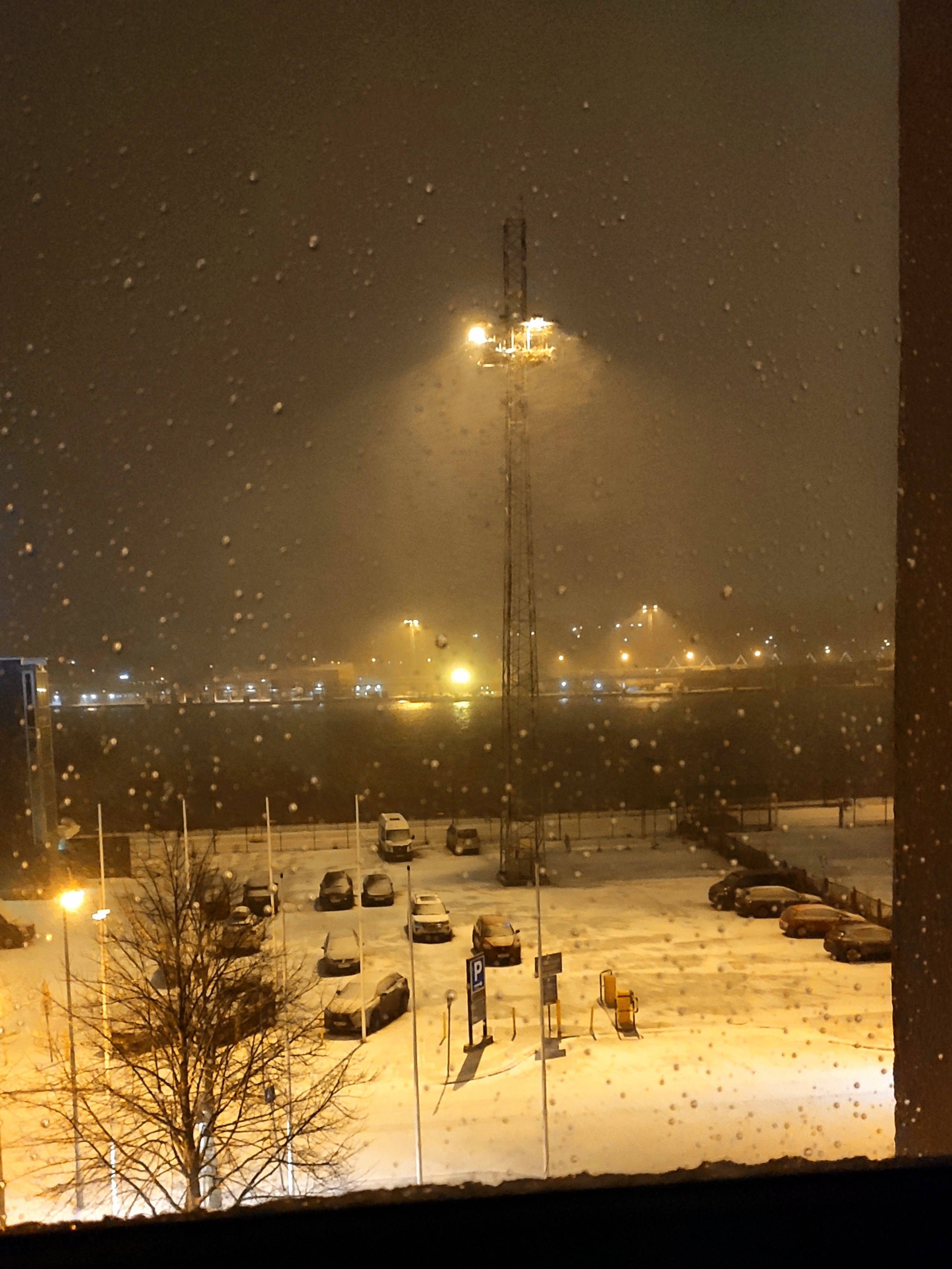 А в Финляндии снегопады