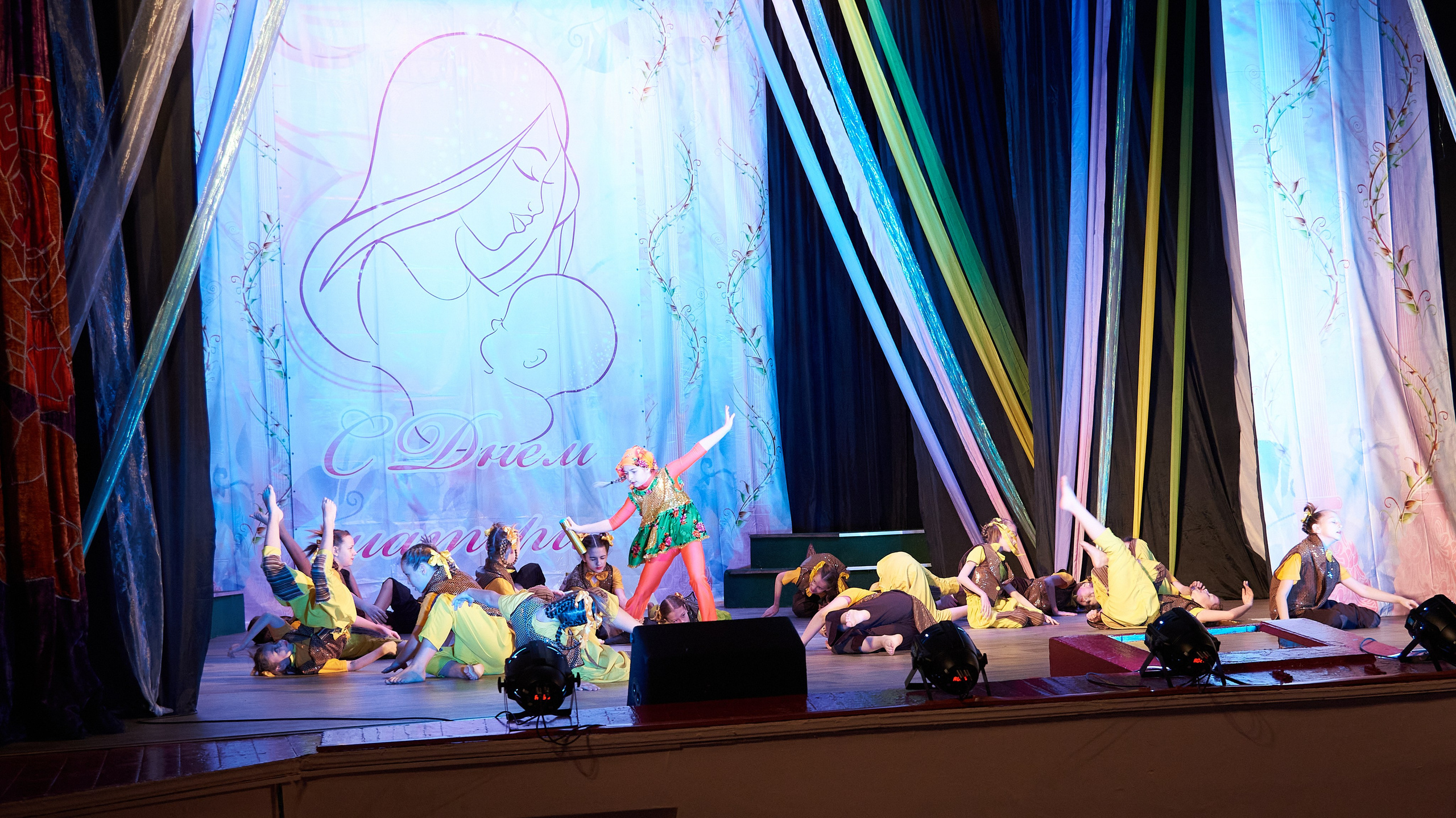 Концерт «Свет маминой любви». [fXph] Фотограф Масликов Илья. Съёмка мероприятий в Ленинске-Кузнецком