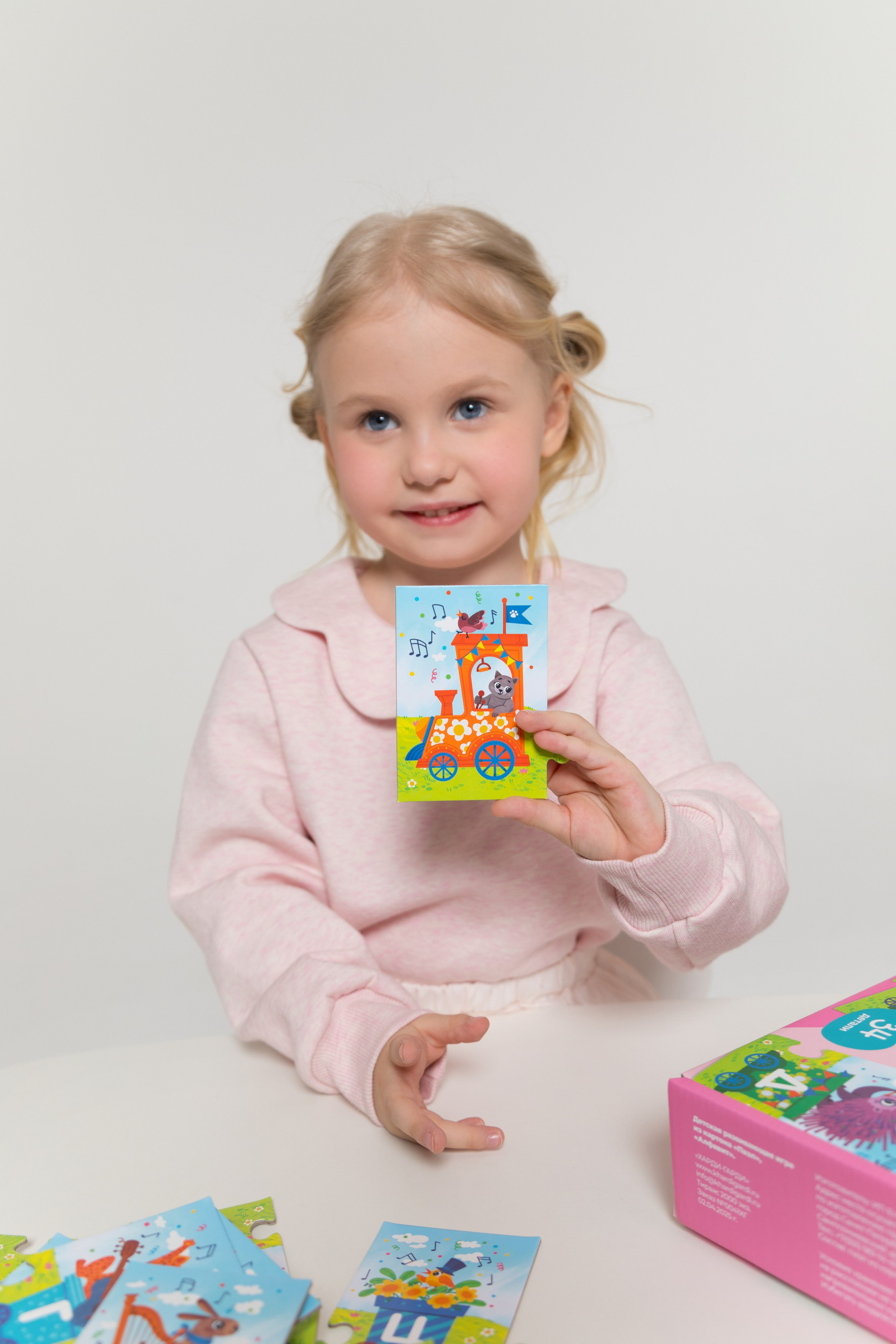 Имиджевая и каталожная съёмка для бренда детских пазлов. Детский и контент фотограф Надя Волкова Санкт-Петербург