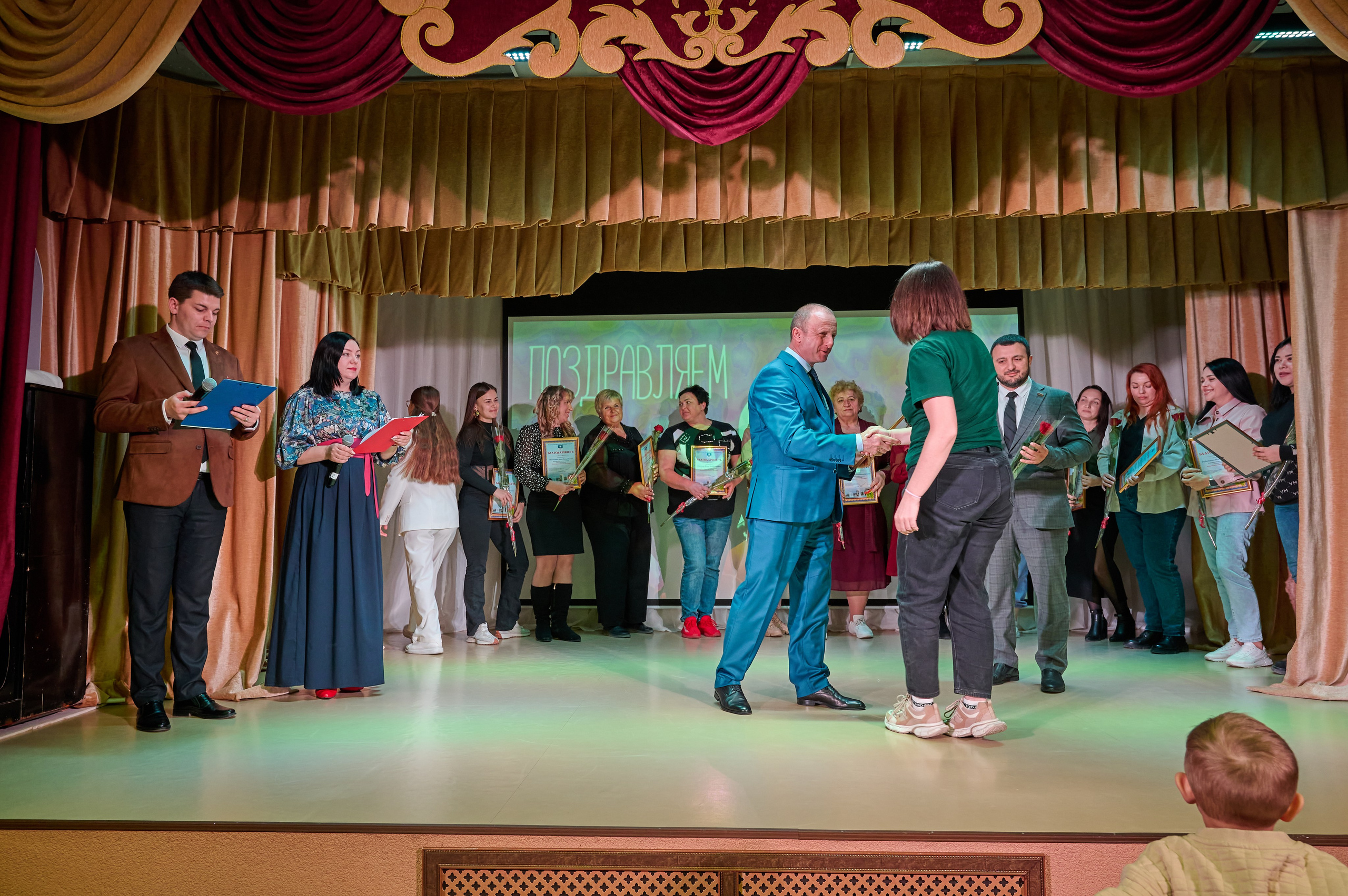 8 марта Виноградный. Жизнь курорта Кабардинка в фотографиях