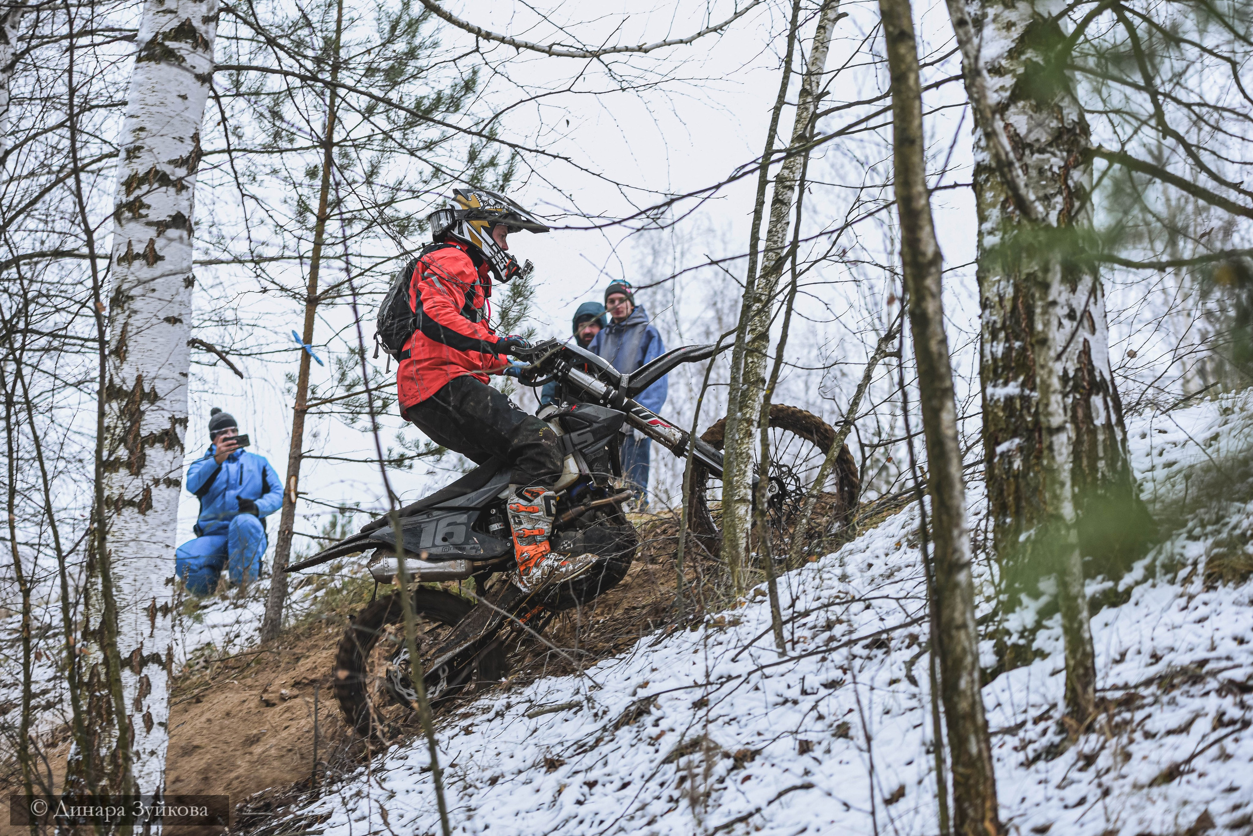 «На местности». Мотофотограф в Нижнем Новгороде Динара Зуйкова