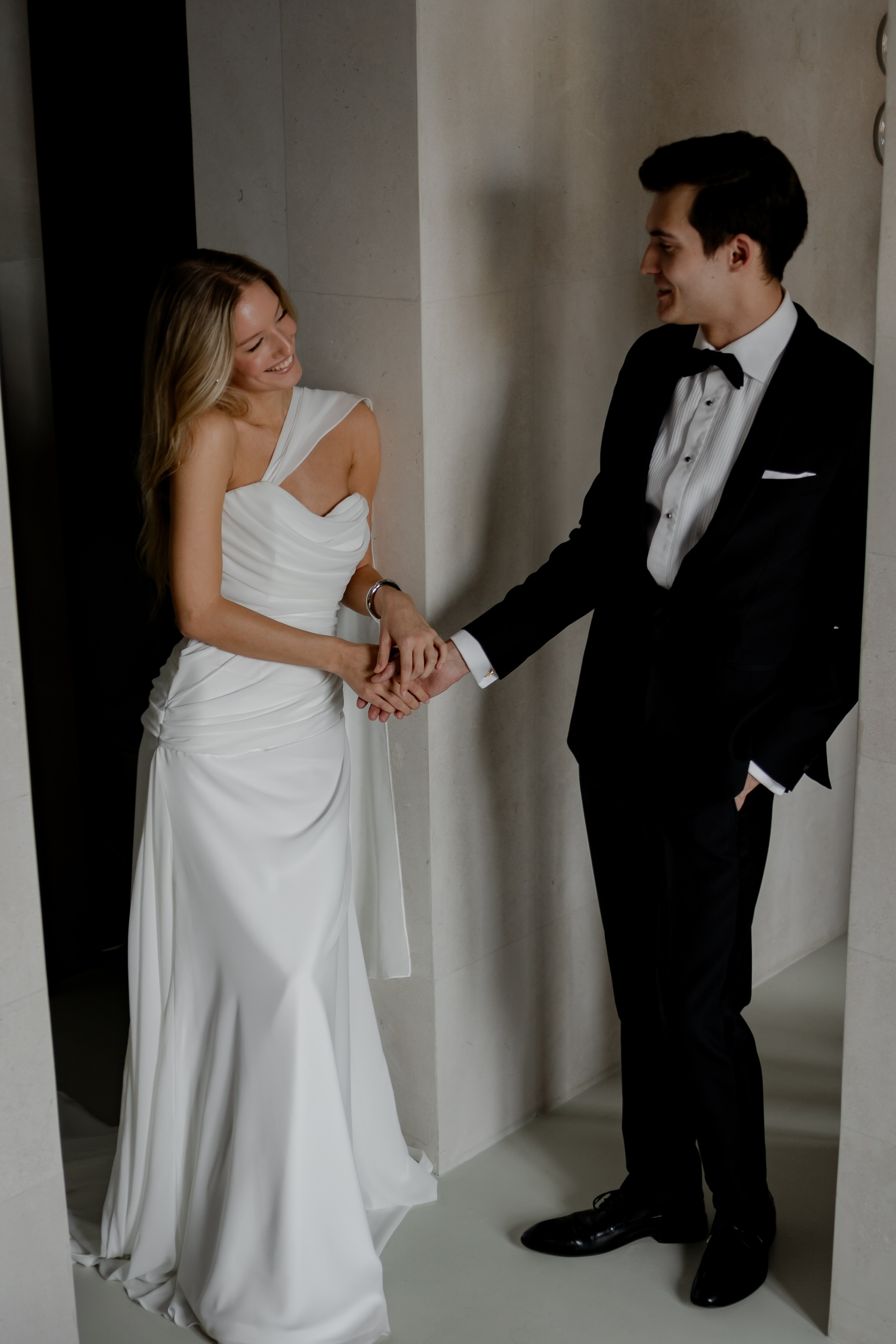 ЭЛЕГАНТНАЯ СВАДБЕНАЯ СЬЕМКА ЖЕНИХА И НЕВЕСТЫ В ДОРОГОМ ОТЕЛЕ САНКТ-ПЕТЕРБУРГА. Профессиональный фотограф, Санкт-Петербург — Виктория Богомолова