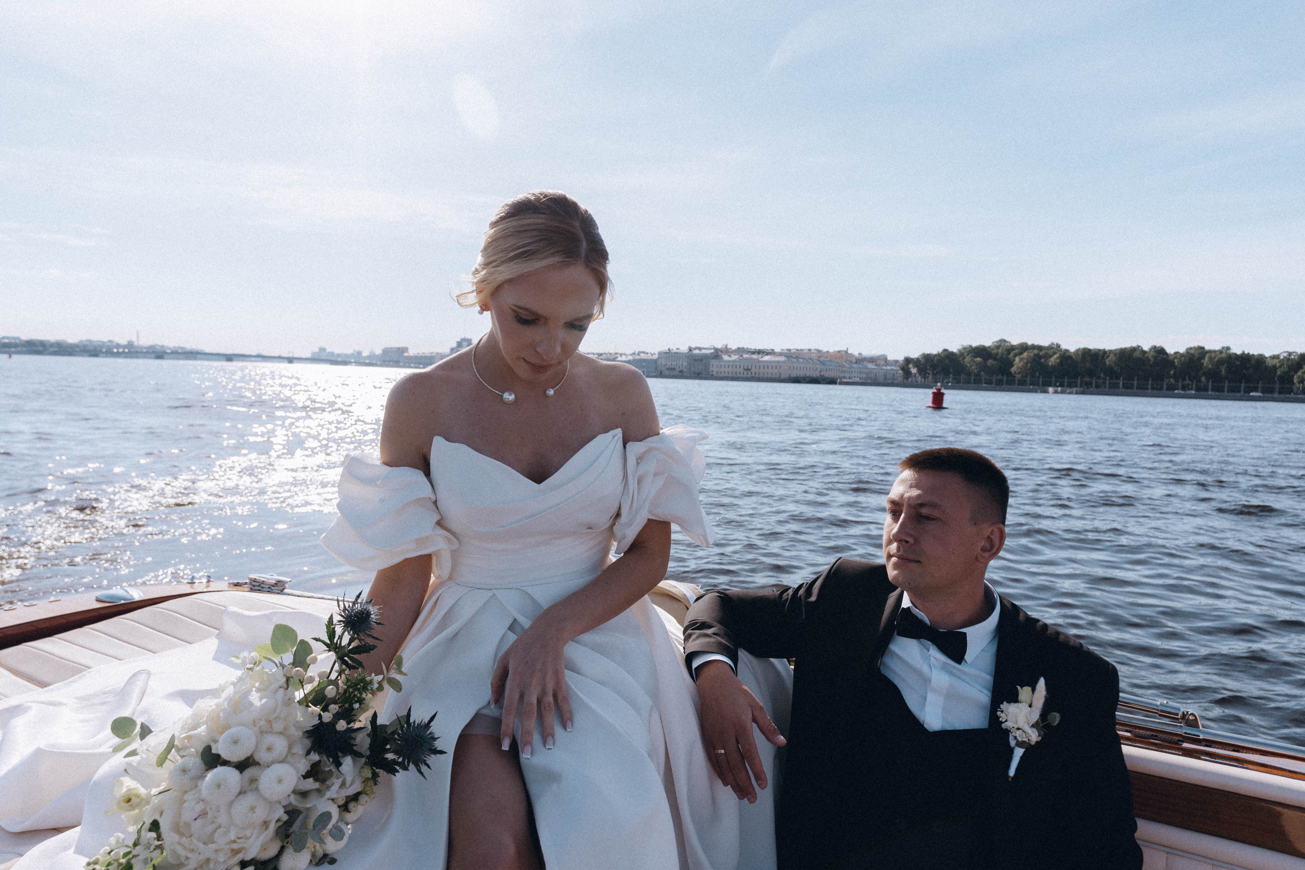 СВАДЕНБНАЯ СЬЕМКА НА КАТЕРЕ ПО КАНАЛАМ САНКТ-ПЕТЕРБУРГА И В АКВАТОРИИ НЕВЫ. Профессиональный фотограф, Санкт-Петербург — Виктория Богомолова