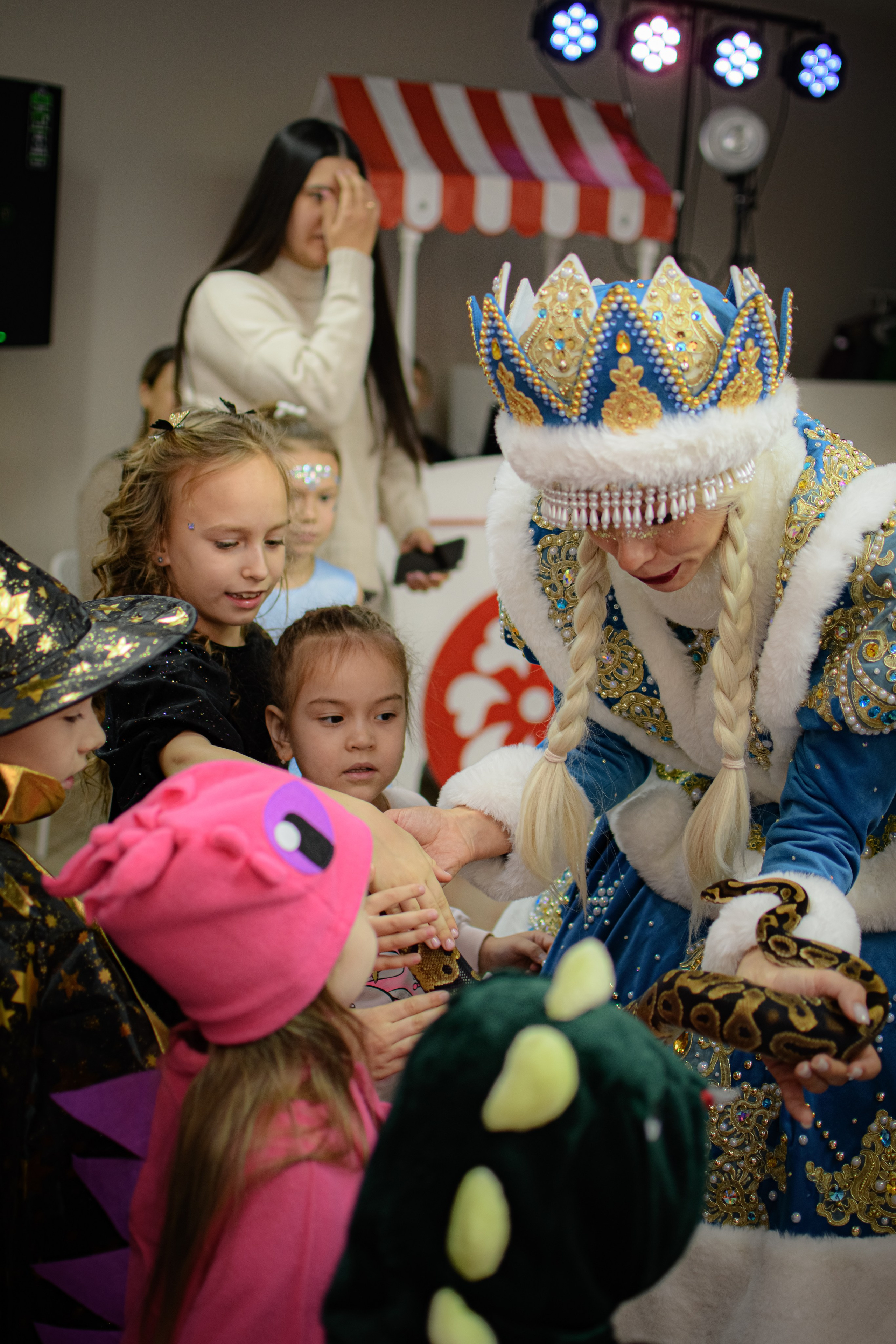 HAPPY NEW YEAR. Photokarish