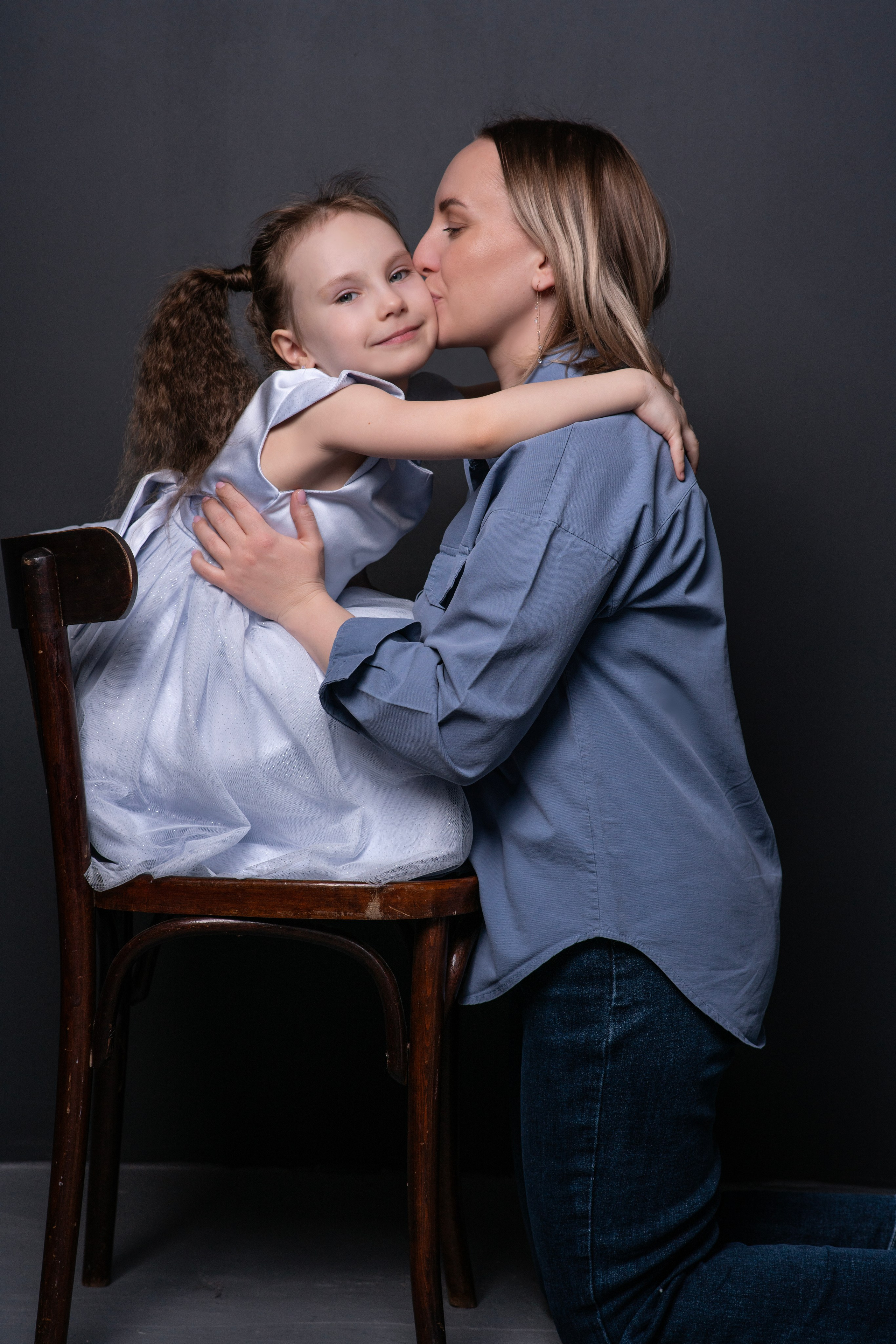 Семейная съемка в студии фотографа. Семейный фотограф в Омске Александра Яровикова