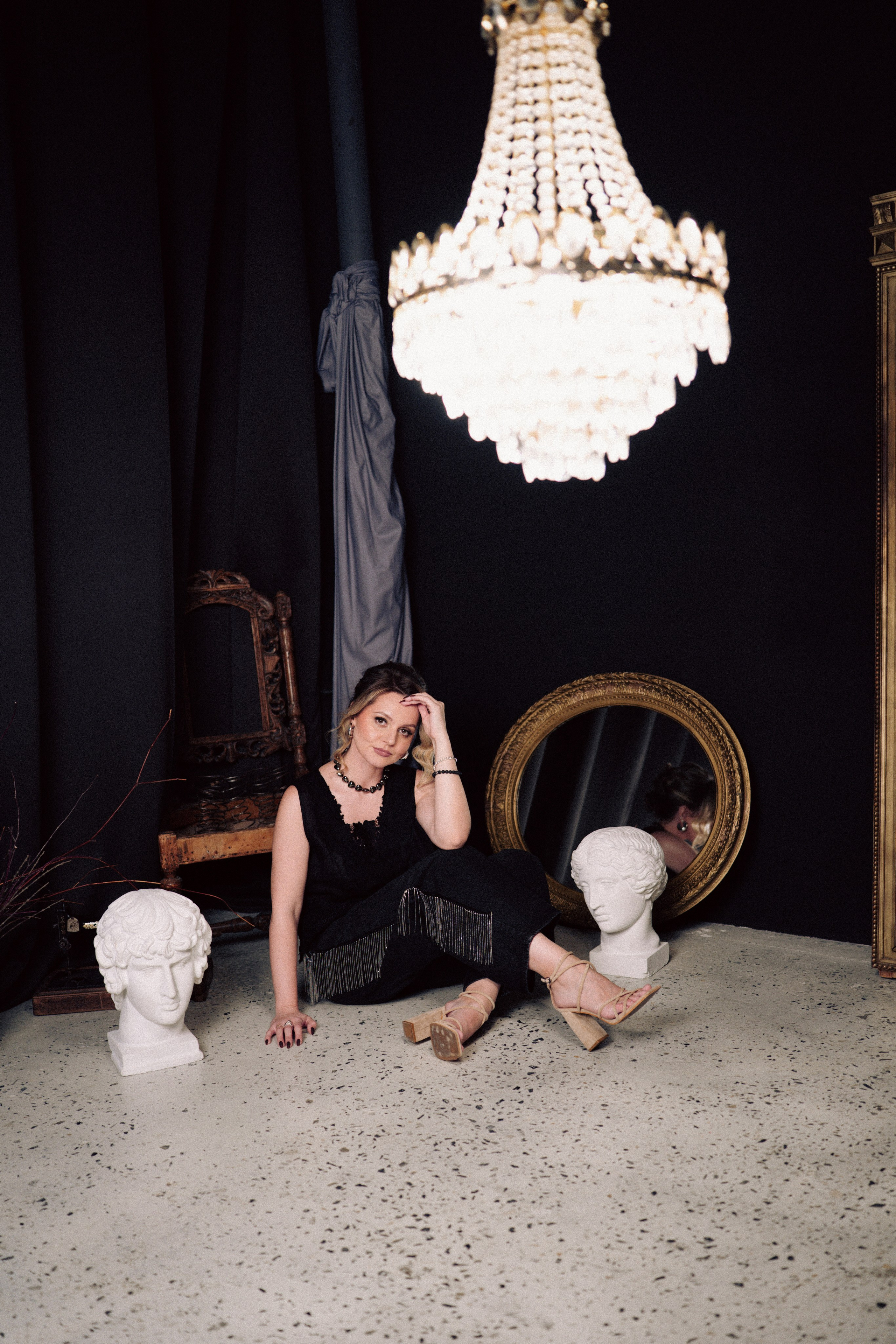 НОВОГОДНЯЯ ФОТОСЕСИИЯ В СТУДИИ ДЛЯ ДЕВУШКИ И ПРОГУЛКА ПО ЧЕРНЫШЕВСКОЙ. Профессиональный фотограф, Санкт-Петербург — Виктория Богомолова