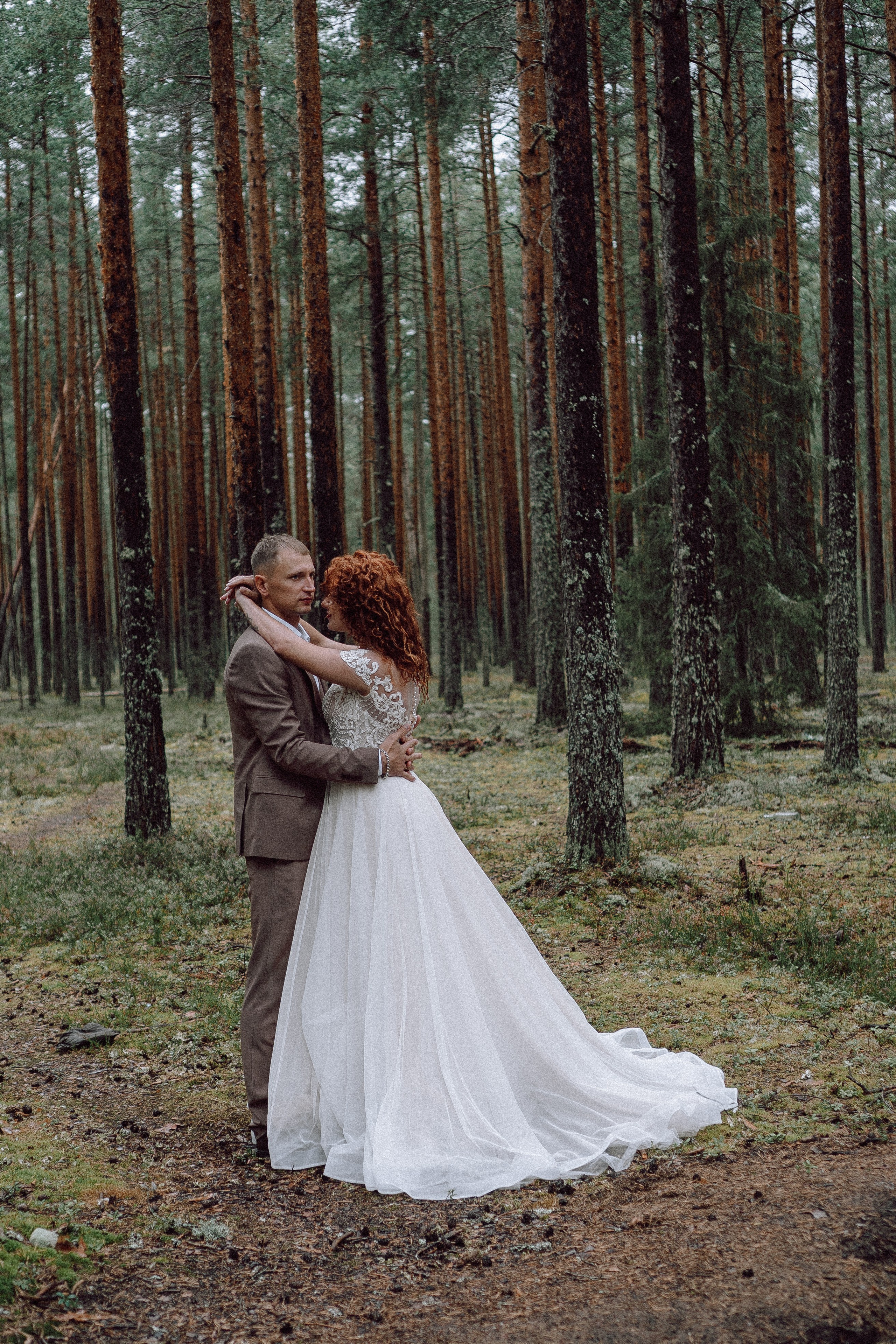 СВАДЕБНАЯ ФОТОСЕССИИЯ ПАРЫ В ГОРОДЕ ПРИОЗЕРСК В СОСНОВОМ ЛЕСУ И С ПИКАПОМ. Профессиональный фотограф, Санкт-Петербург — Виктория Богомолова