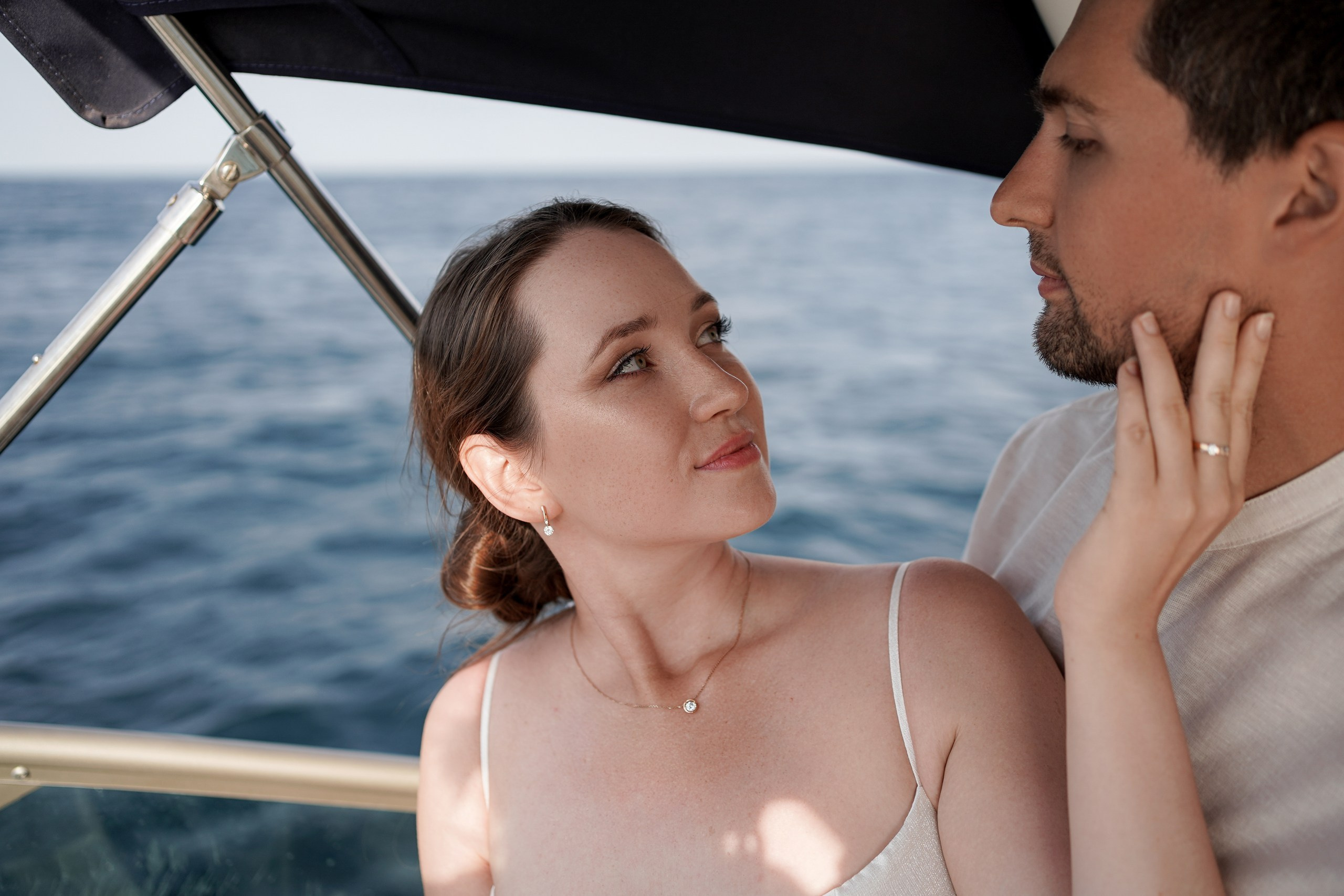 Свадебная фотосессия на катере в Крыму. Фотограф из Ростова-на-Дону Алёна Чёботова. Алексей и Анастасия. Свадебный фотограф в Ростове-на-Дону. Таинство Крещения и Венчания, семейные фотосессии. Алёна Чёботова