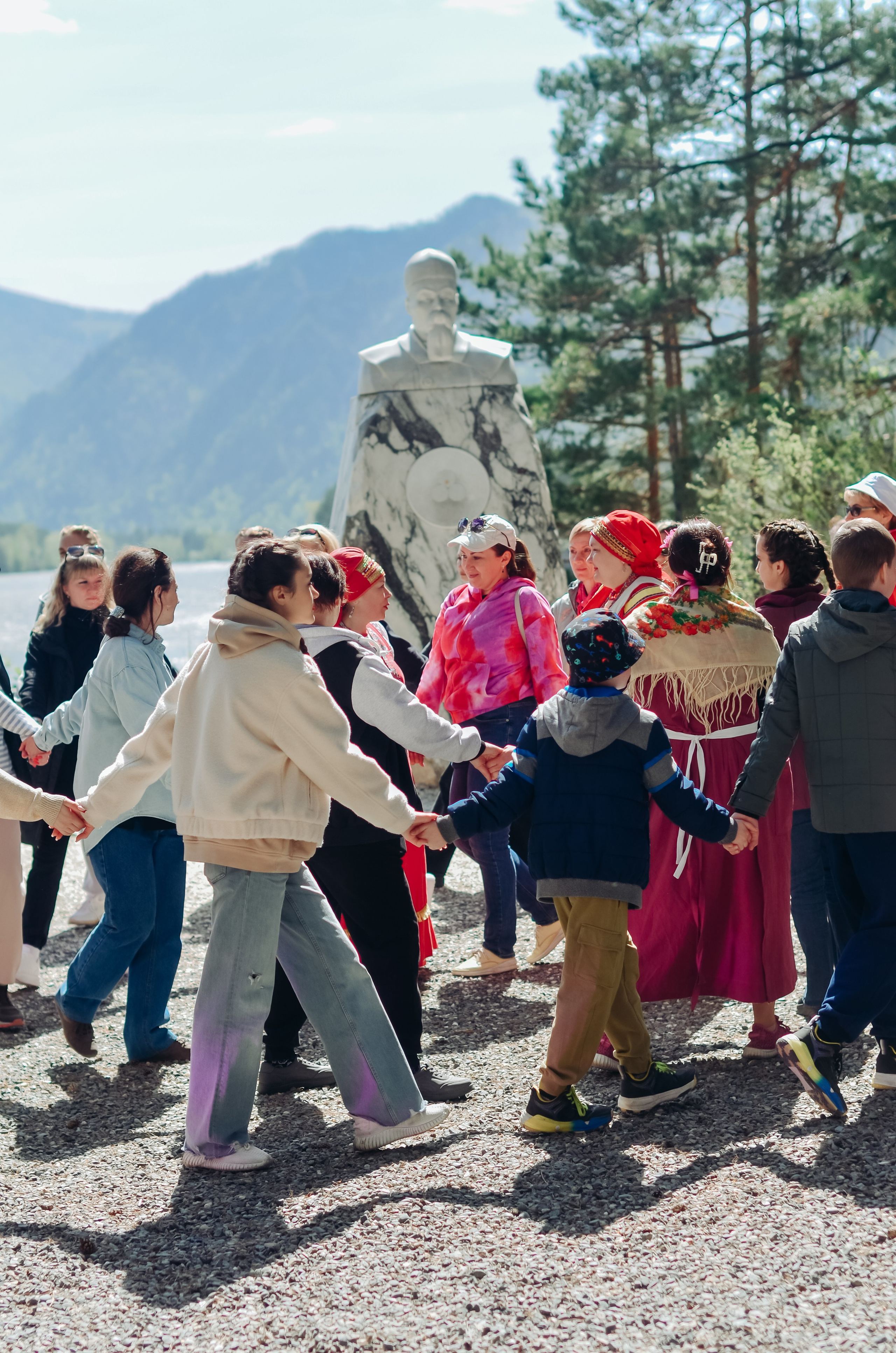 Фестиваль «Цветение Маральника на Алтае 2025». Фоторепортаж. Денисова Аля — фотограф для парных съемок и индивидуальных историй в Барнауле