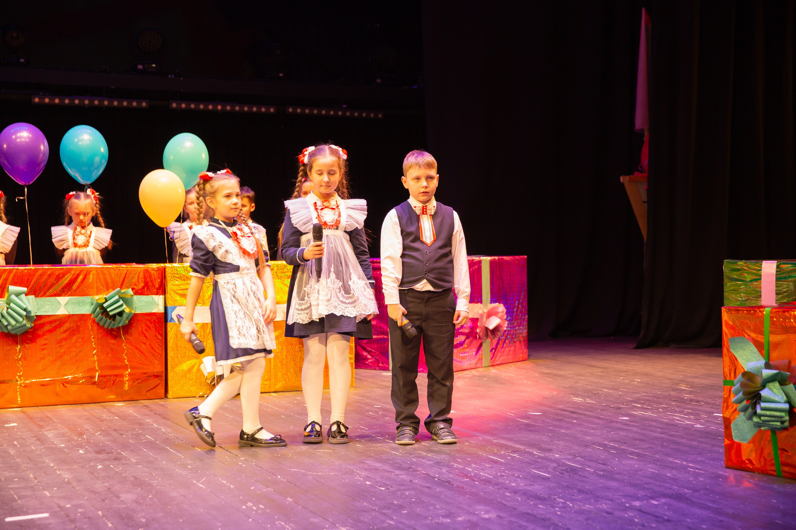 Праздники в школе. Фотограф Дарья Нагайцева