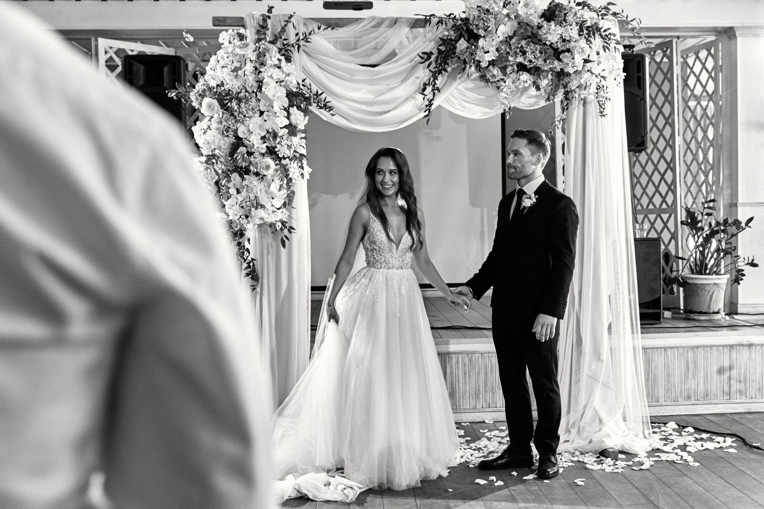 Выездная регистрация в Kalipso. Свадебный фотограф СПБ Михаил Песиков