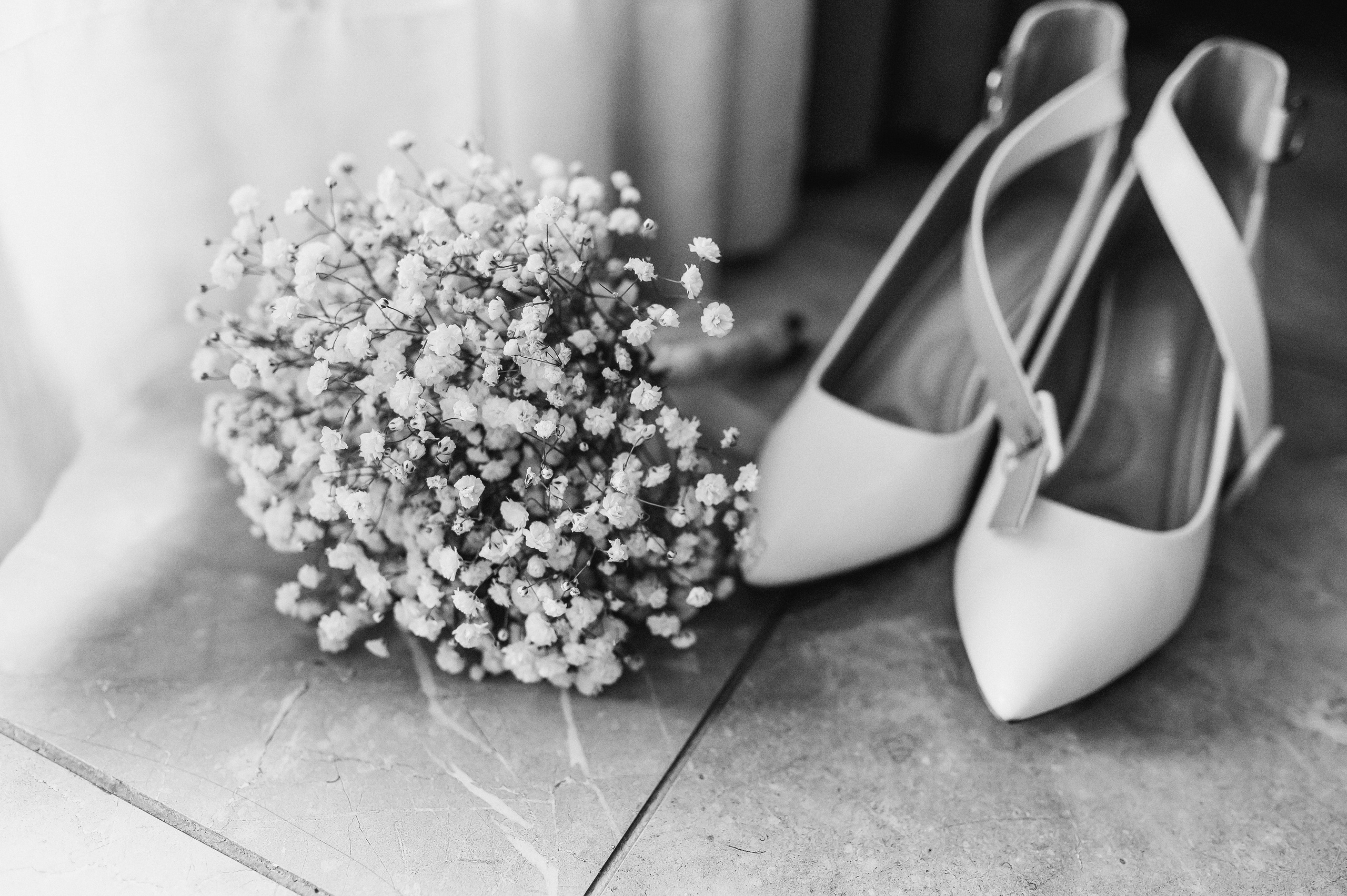 Свадебное утро и прогулка красивой яркой пары. Свадебный и семейный фотограф в Симферополе Дарья Маркова