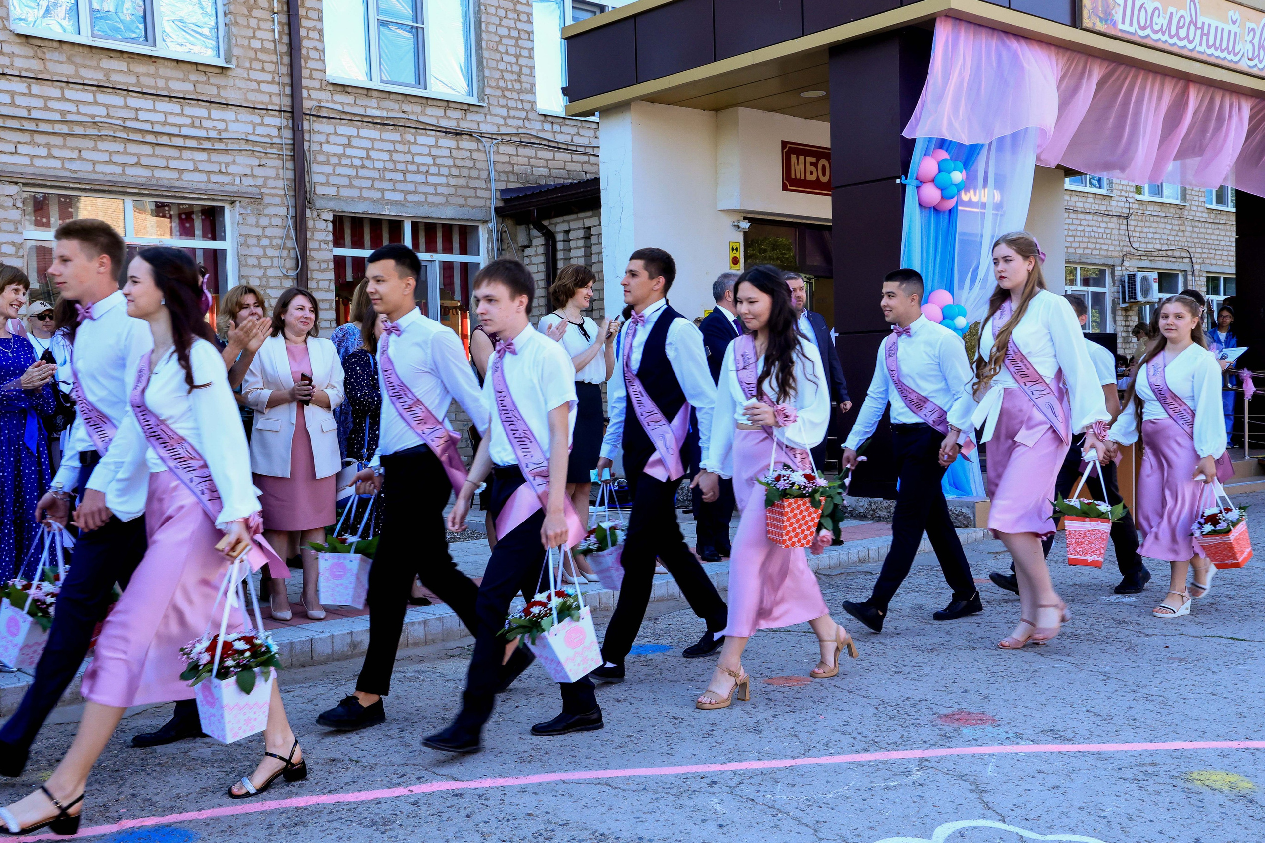 ШКОЛА ПОСЛЕДНИЙ ЗВОНОК. Свадебный фотограф — видеограф в г. Астрахань Екатерина Юмашева