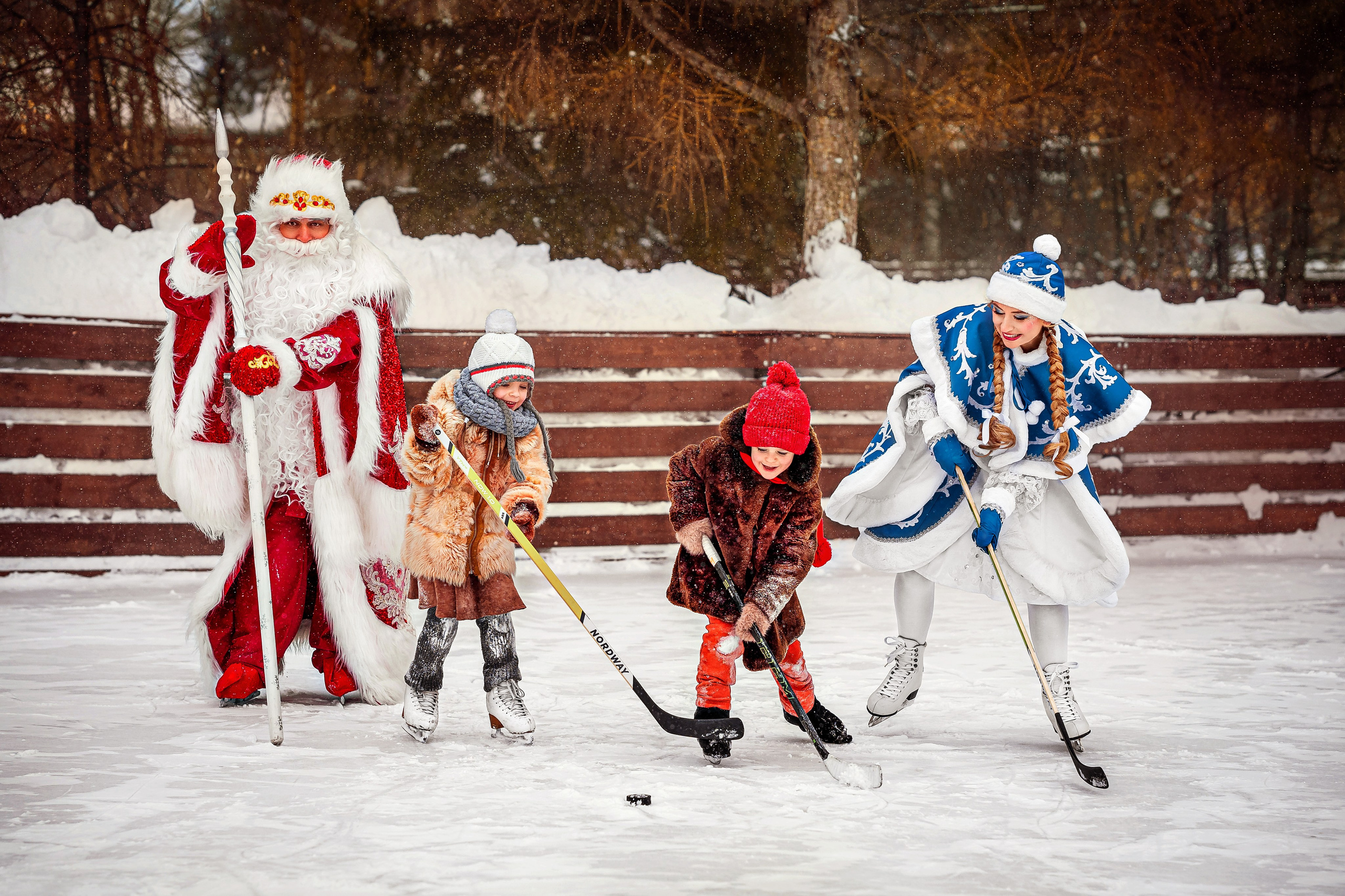 Новогодние приключения Деда Мороза и Снегурочки. Фотограф Валентина Полунина