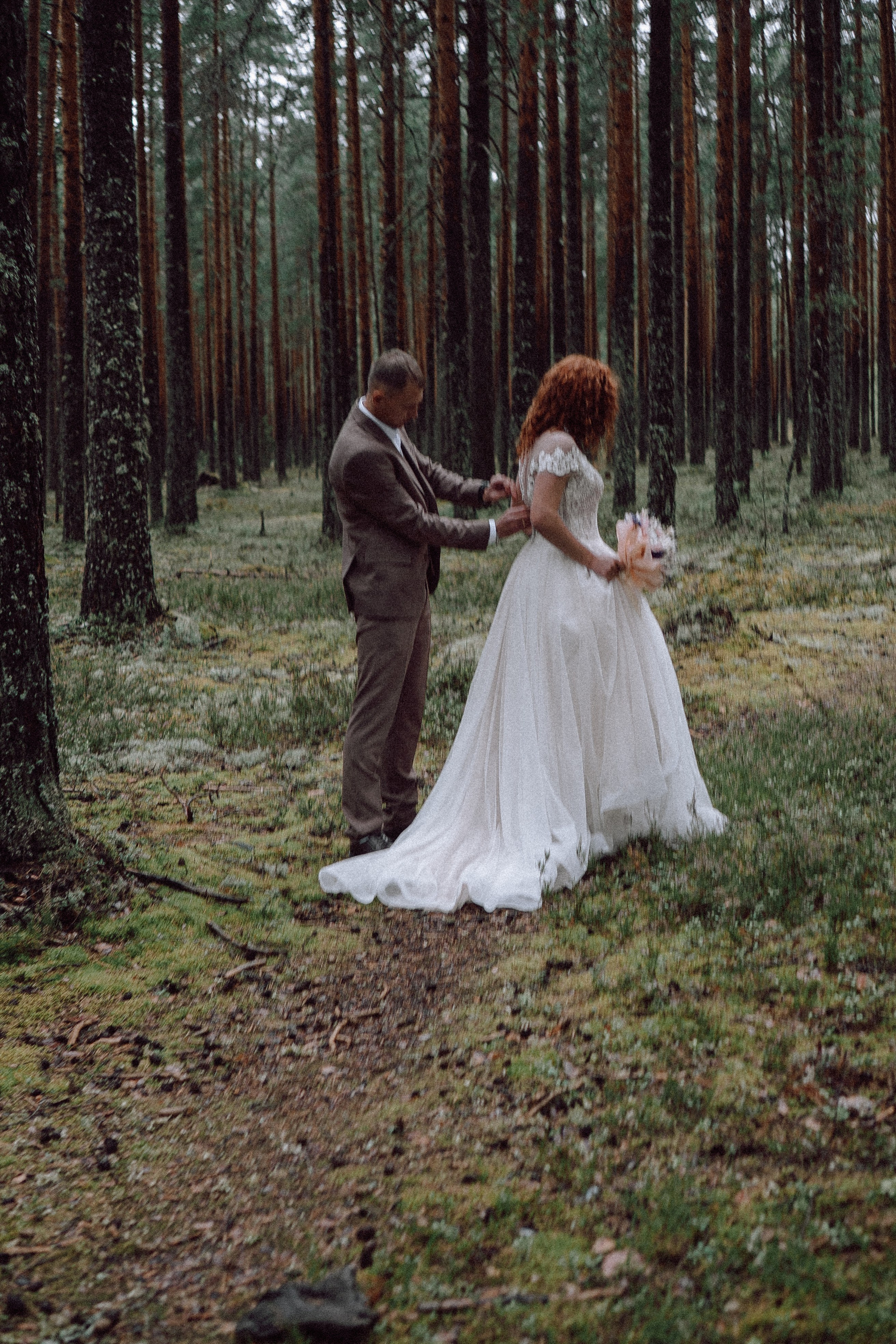 СВАДЕБНАЯ ФОТОСЕССИИЯ ПАРЫ В ГОРОДЕ ПРИОЗЕРСК В СОСНОВОМ ЛЕСУ И С ПИКАПОМ. Профессиональный фотограф, Санкт-Петербург — Виктория Богомолова