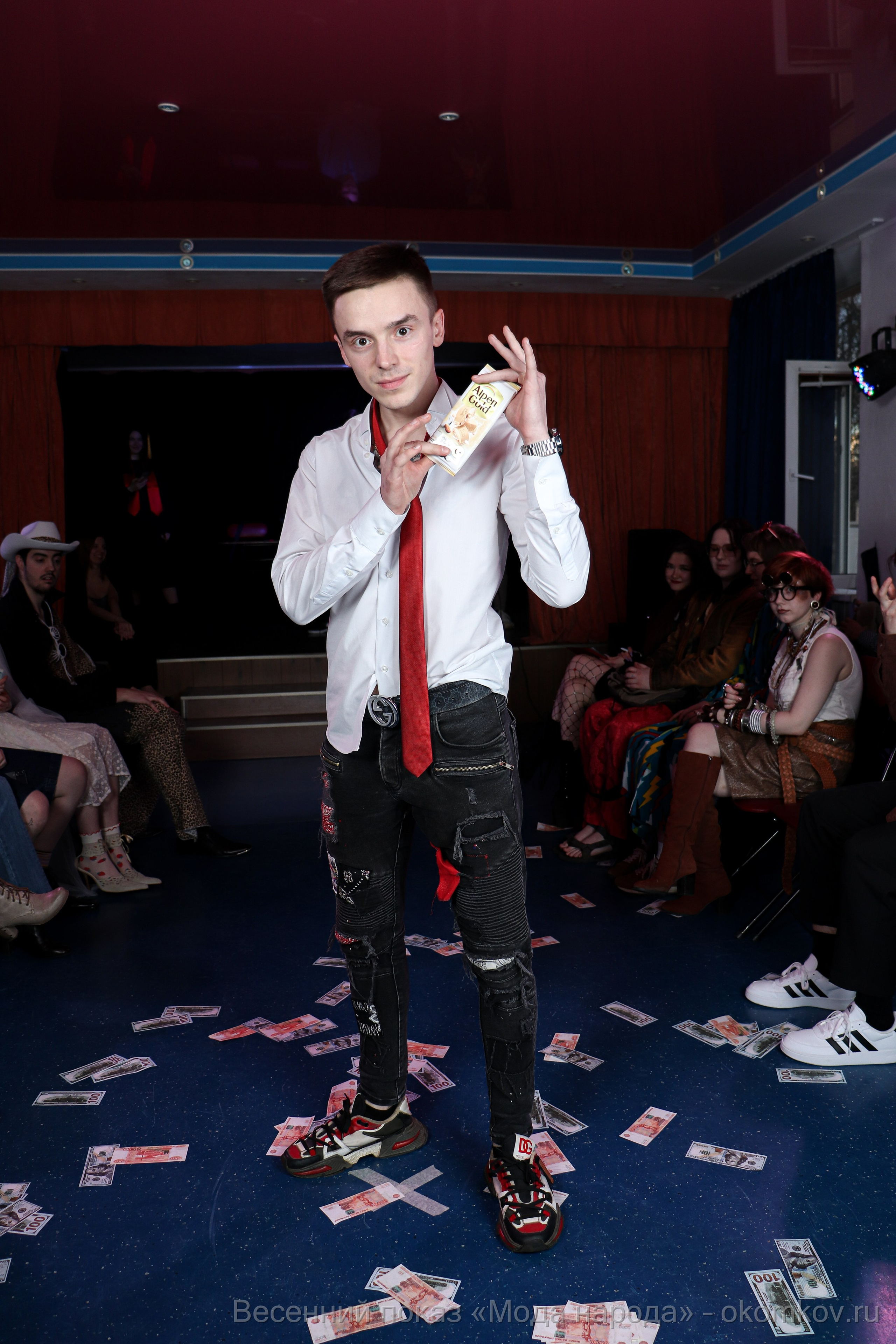 Весенний показ «Мода народа». Ивентный фотограф в Санкт-Петербурге Олег Комков