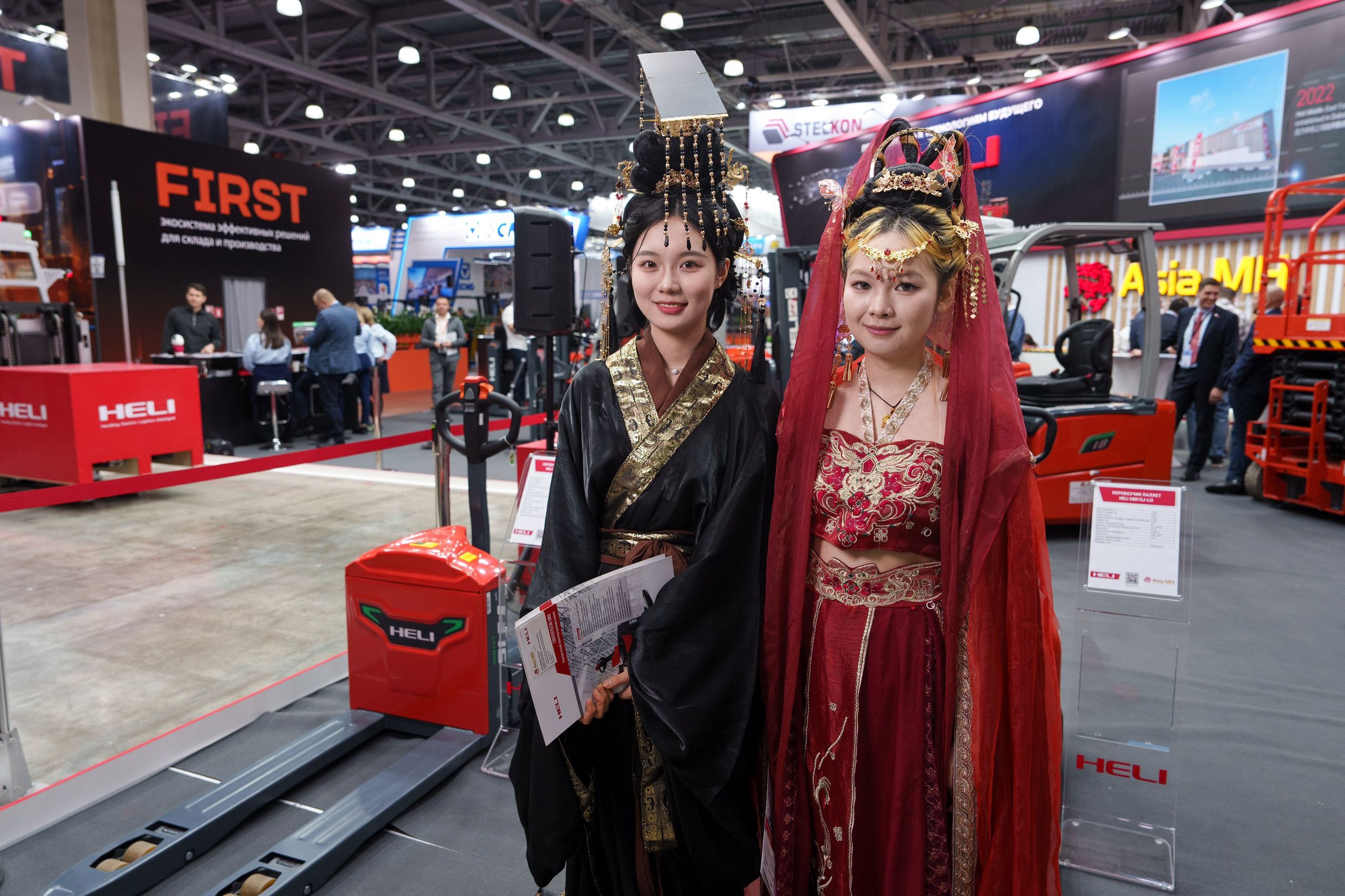 HELI. Стенд в Крокус Экспо. Фотограф Саша Блюз
