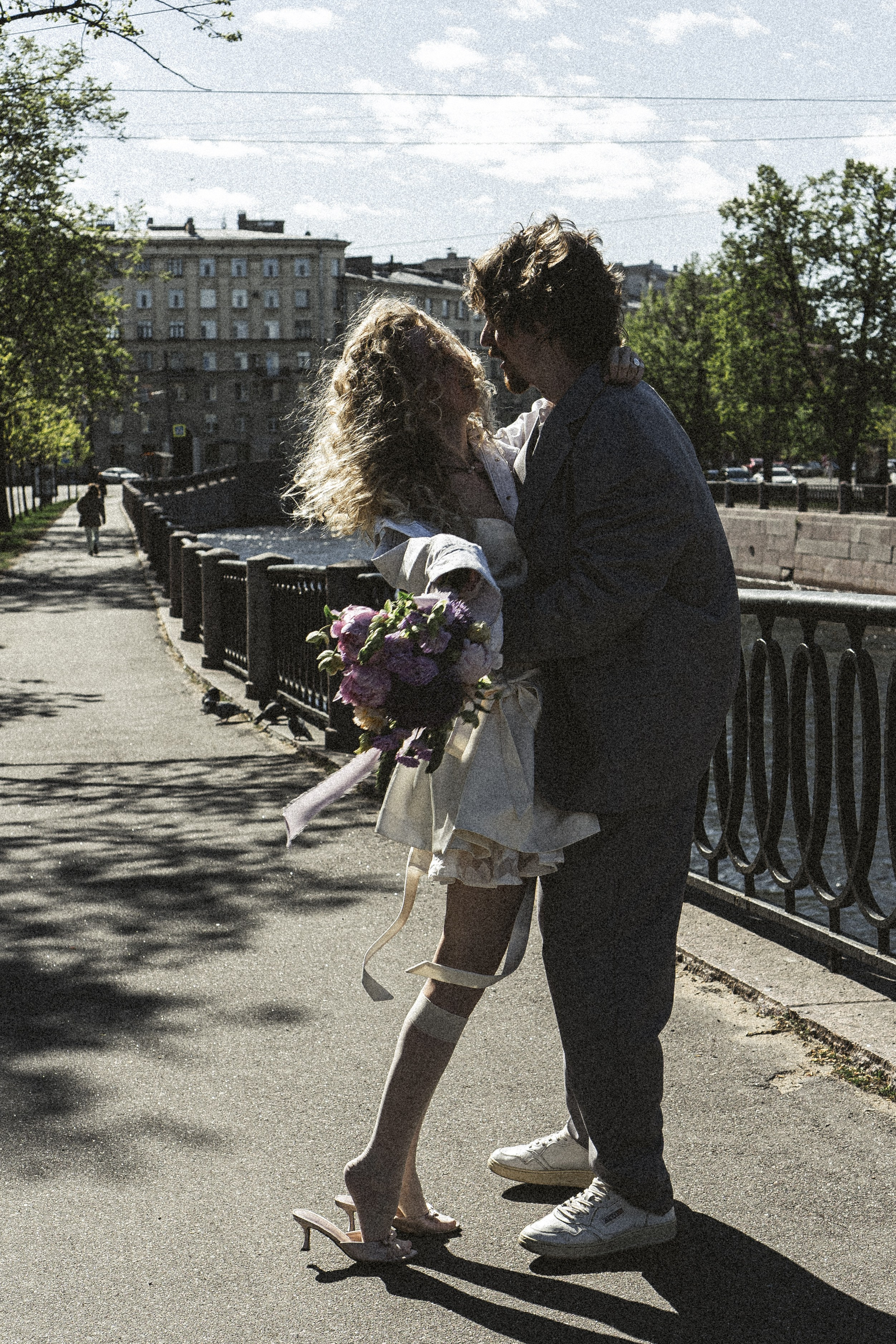 СВАДЕБНАЯ ПРОГУЛКА ПО ПЕТРОГРАДКЕ ВЕСНОЙ. СВАДЕБНАЯ ФОТОСЕССИИЯ НА ПЕТРОГРАДКЕ. Профессиональный фотограф, Санкт-Петербург — Виктория Богомолова