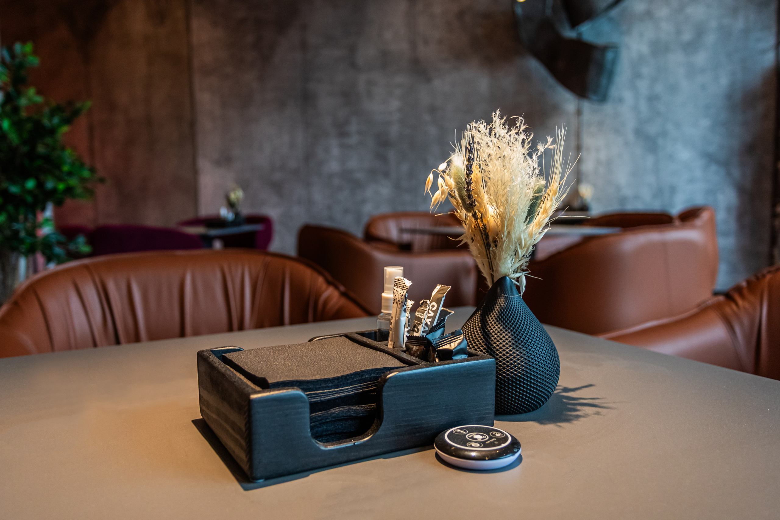 Интерьер кальянной Мята Lounge Уфа, фото Алексея Муравьёва, уютная зона отдыха с кальянами,Кальянная Мята Lounge Уфа, съёмка фотографа Алексея Муравьёва, стильный дизайн, комфортная атмосфера,Зона отдыха Мята Lounge Уфа, современные кальяны, барная стойка, фото Алексея Муравьёва,Интерьер Мята Lounge Уфа, мягкие диваны, приглушённый свет, кальяны, работа фотографа Алексея Муравьёва,Кальянная Мята Lounge Уфа, место для расслабления, общения, съёмка Алексея Муравьёва,Мята Lounge Уфа, атмосфера уюта, дыма кальянов, фото Алексея Муравьёва,Кальяны, релакс, Мята Lounge Уфа, фотография Алексея Муравьёва,Стильный лаунж, Мята Lounge Уфа, работа фотографа Алексея Муравьёва,Уютный лаунж, кальяны, Мята Lounge Уфа, фото Алексея Муравьёва,Расслабление, Мята Lounge Уфа, кальяны, комфорт, съёмка Алексея Муравьёва,Тёплая атмосфера лаунжа, Мята Lounge Уфа, мягкие кресла, дым кальянов, приятная музыка, фото Алексея Муравьёва,Расслабляющий интерьер, Мята Lounge Уфа, идеальное место для вечера, работа фотографа Алексея Муравьёва,Современная кальянная, Мята Lounge Уфа, стиль, комфорт, атмосфера, съёмка Алексея Муравьёва,Уютный лаунж-пространство, Мята Lounge Уфа, изысканные кальяны, фото Алексея Муравьёва,Мята Lounge Уфа, стиль, комфорт, дым кальянов, работа фотографа Алексея Муравьёва,Барная стойка, кальяны, лаунж, Мята Lounge Уфа, съёмка Алексея Муравьёва,Современные кальяны, интерьер, Мята Lounge Уфа, фото Алексея Муравьёва,Декор лаунжа, Мята Lounge, стильные элементы, Уфа, работа фотографа Алексея Муравьёва,Зона кальянов, Мята Lounge Уфа, уют, стиль, съёмка Алексея Муравьёва,Атмосфера лаунжа, мягкие диваны, кальяны, Мята Lounge Уфа, фото Алексея Муравьёва