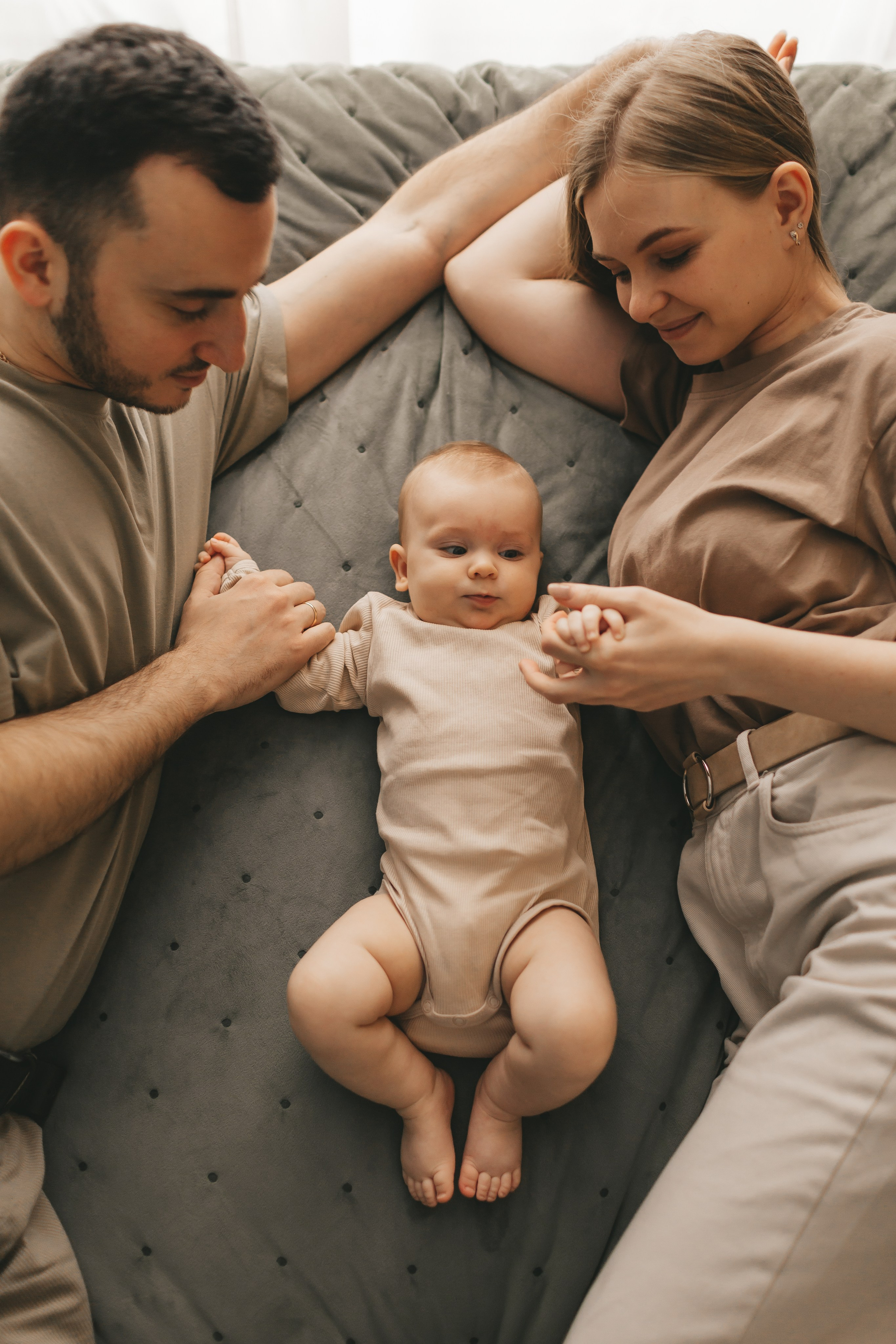 Женя, Юля и Вероника (домашняя фотосессия). Семейный и детский фотограф и видеограф в Москве, Дрокина Наталья