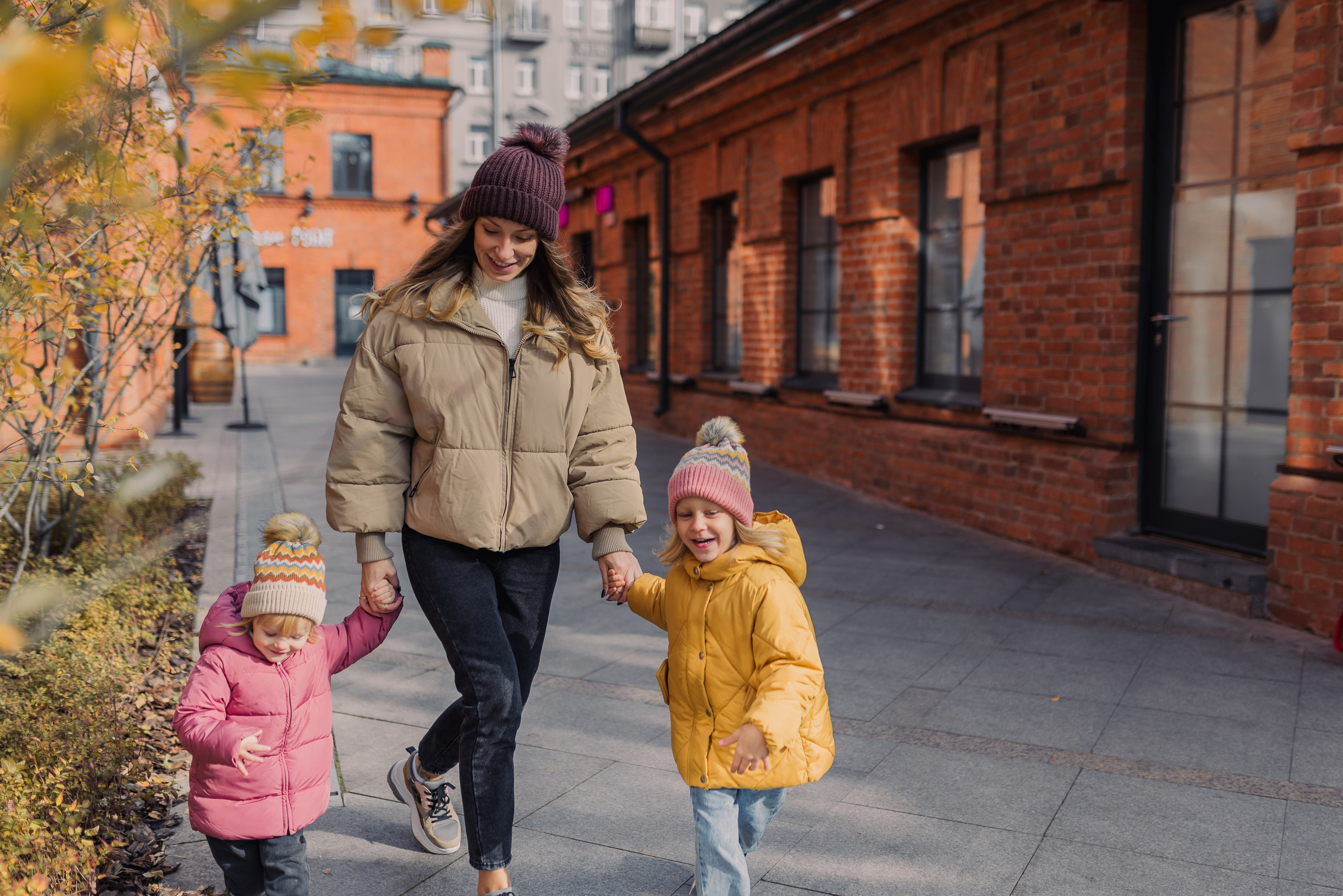 Прогулочная фотосессия в городе в стиле Lifestyle. Контент-фотограф в Москве Хныкина Лена