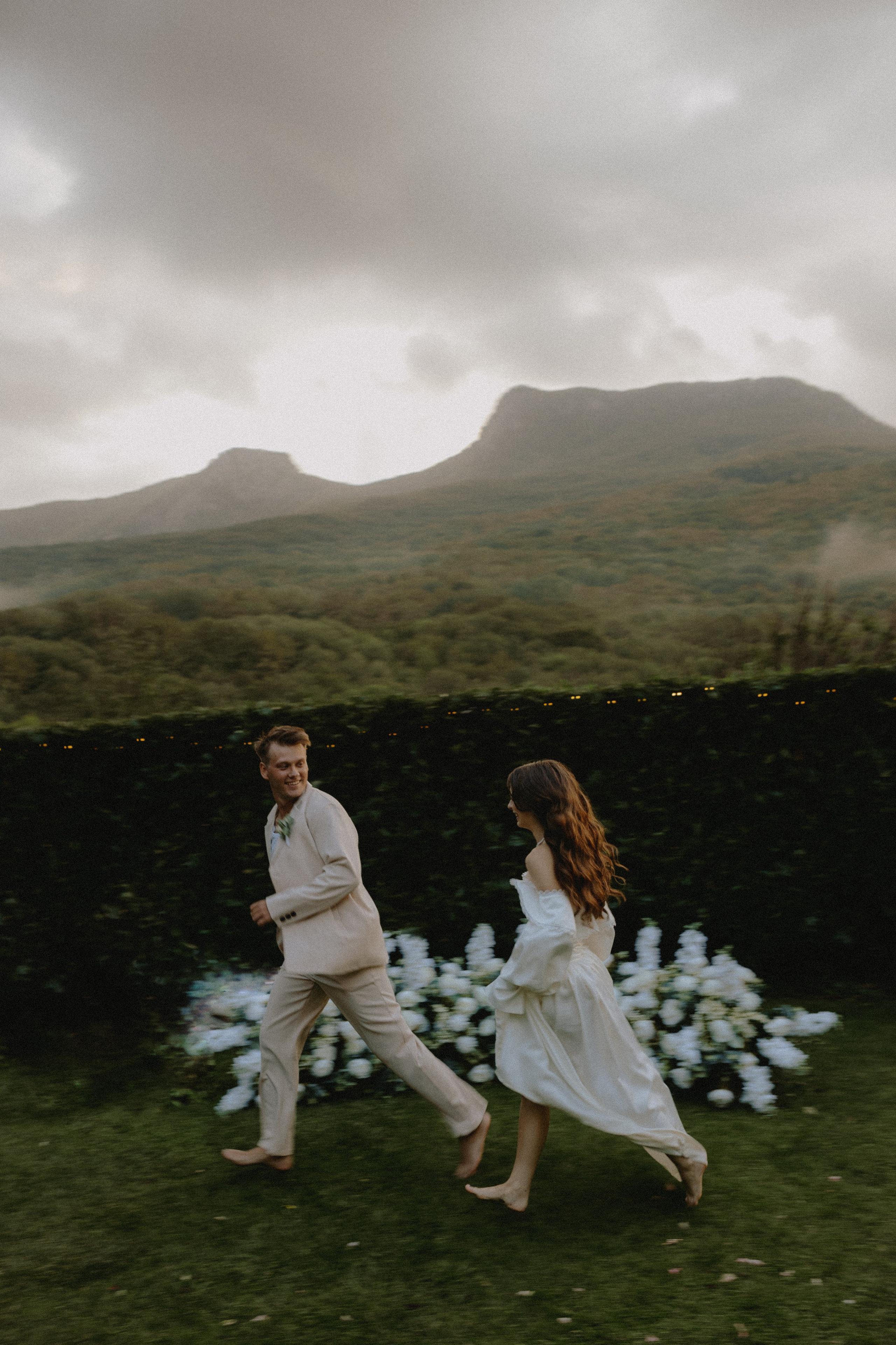 Дима и Настя | Rainy mountain wed | Крым. Свадебный фотограф в Санкт-Петербурге Анастасия Селиванова
