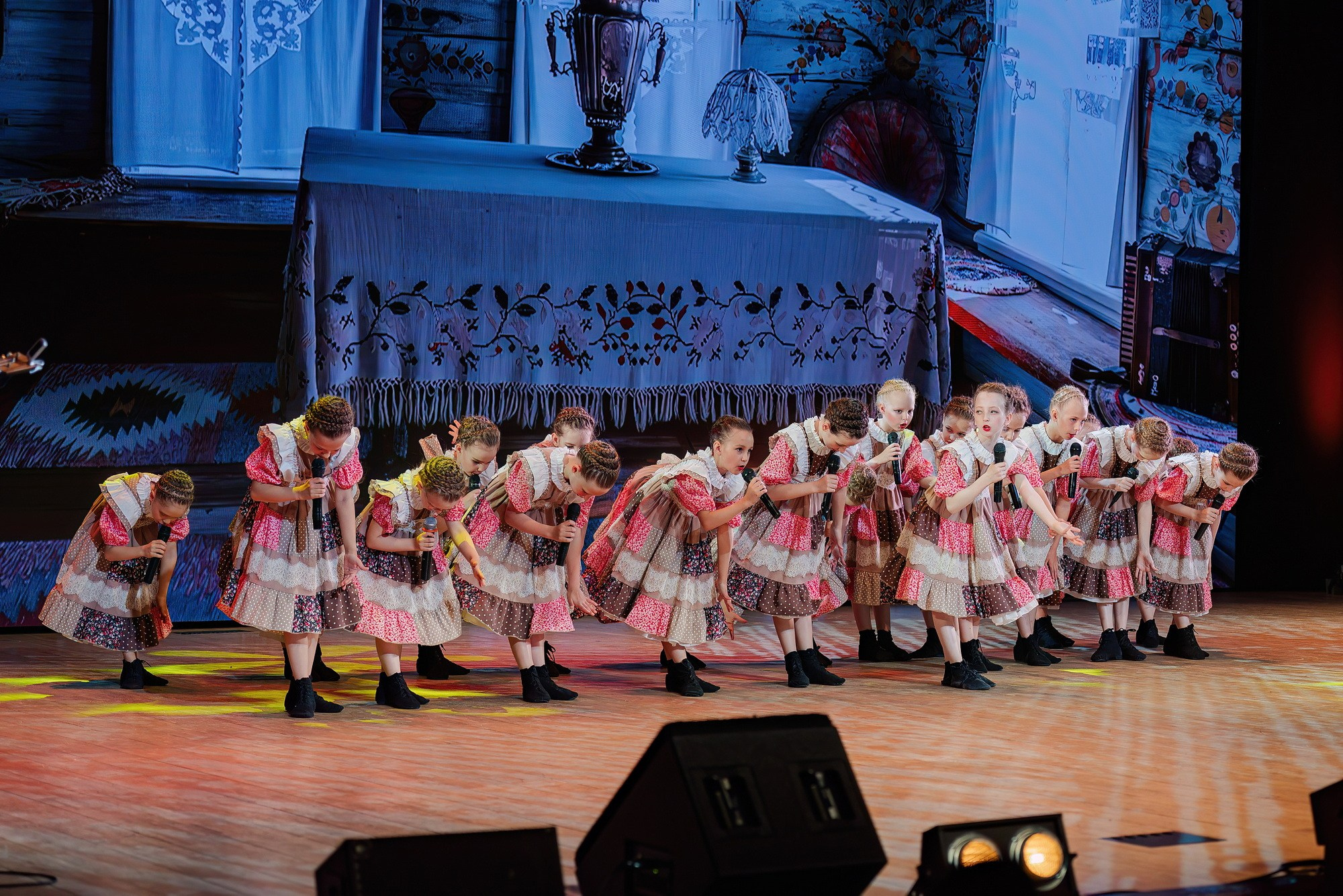 Отчетный концерт Образцового коллектива Алтая театра эстрадной песни «Созвездие». Свадебный и репортажный фотограф Никита Сницарев в Барнауле