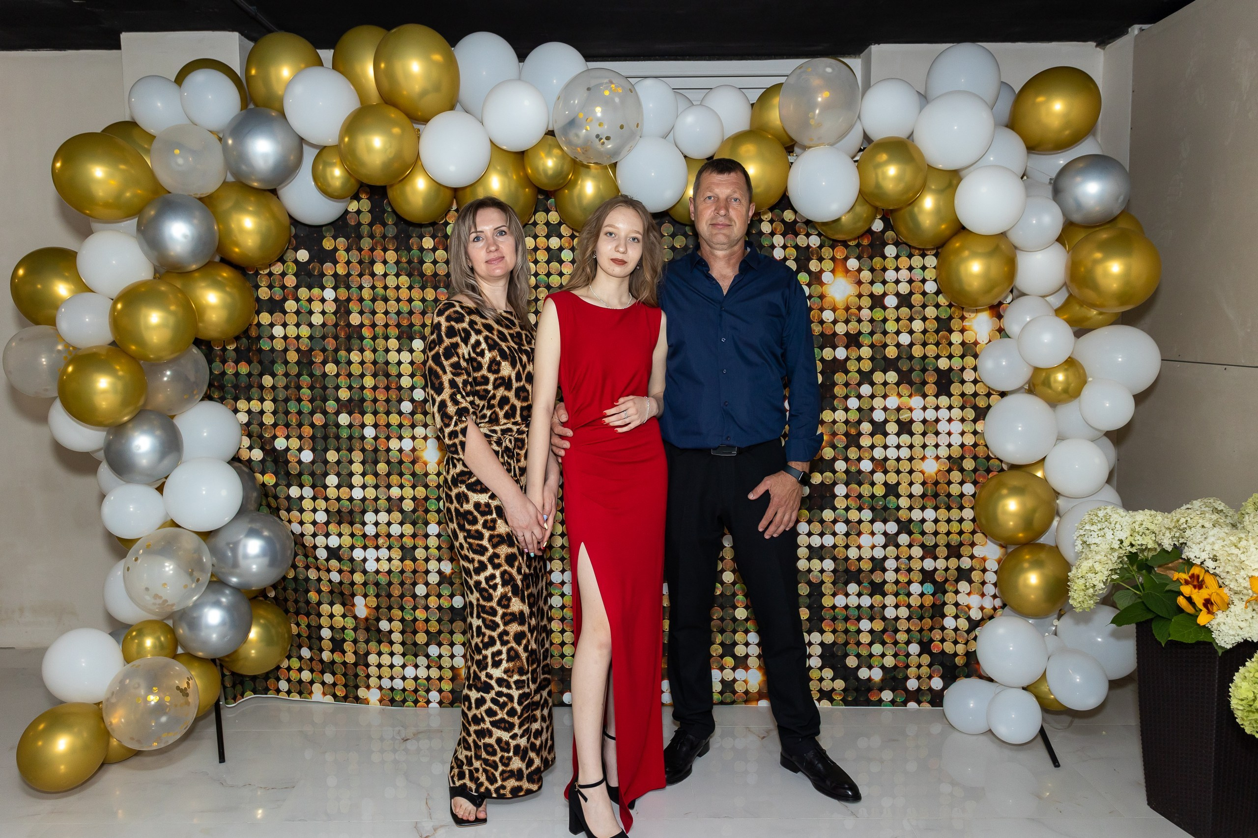 Вручение аттестата и выпускной вечер. Выпускные альбомы Майкоп, Краснодар Елена Золотарева