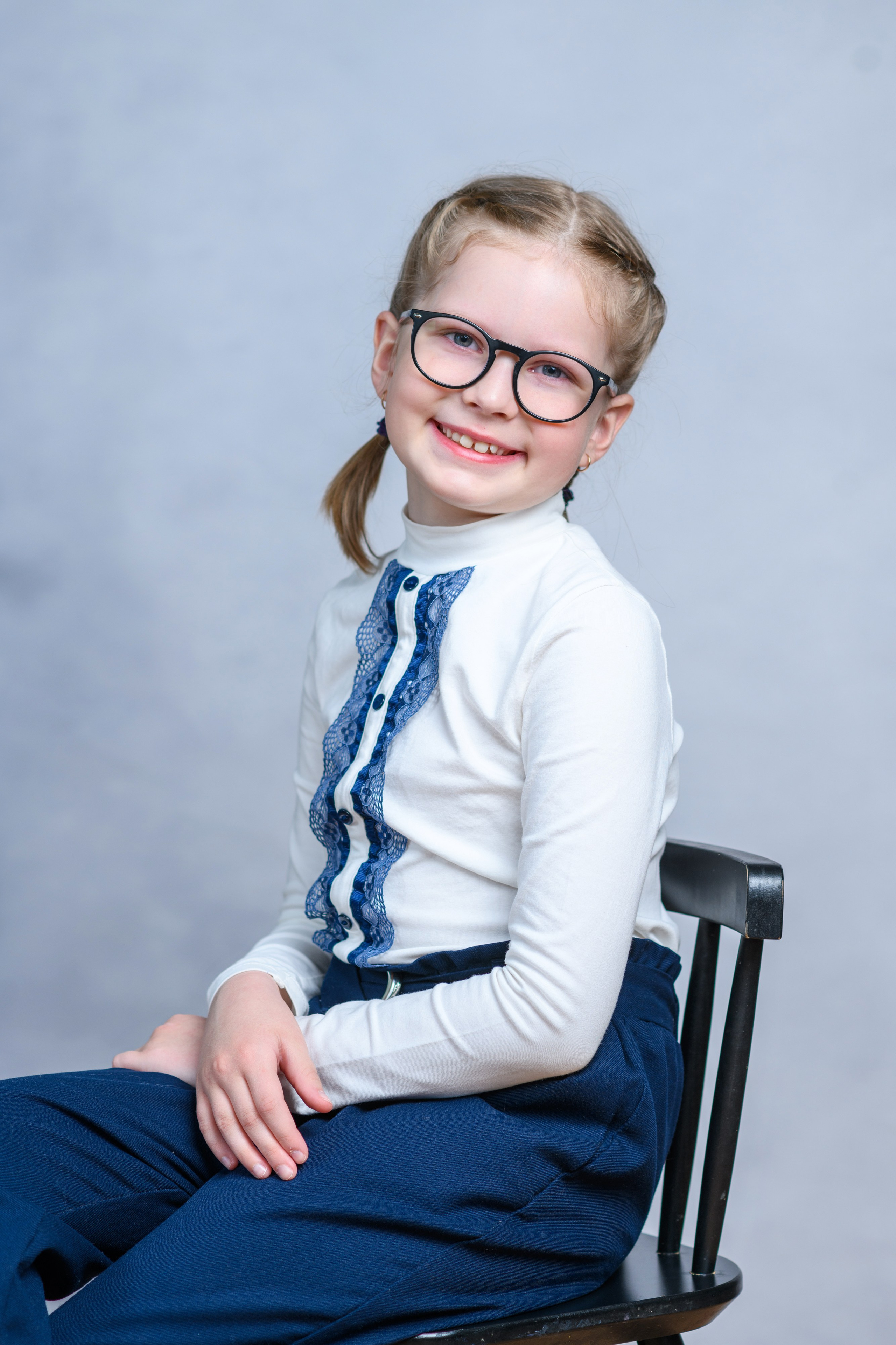 Начальная школа. Портреты на фоне. Первенцева Елена. Школьный фотограф в Москве и МО