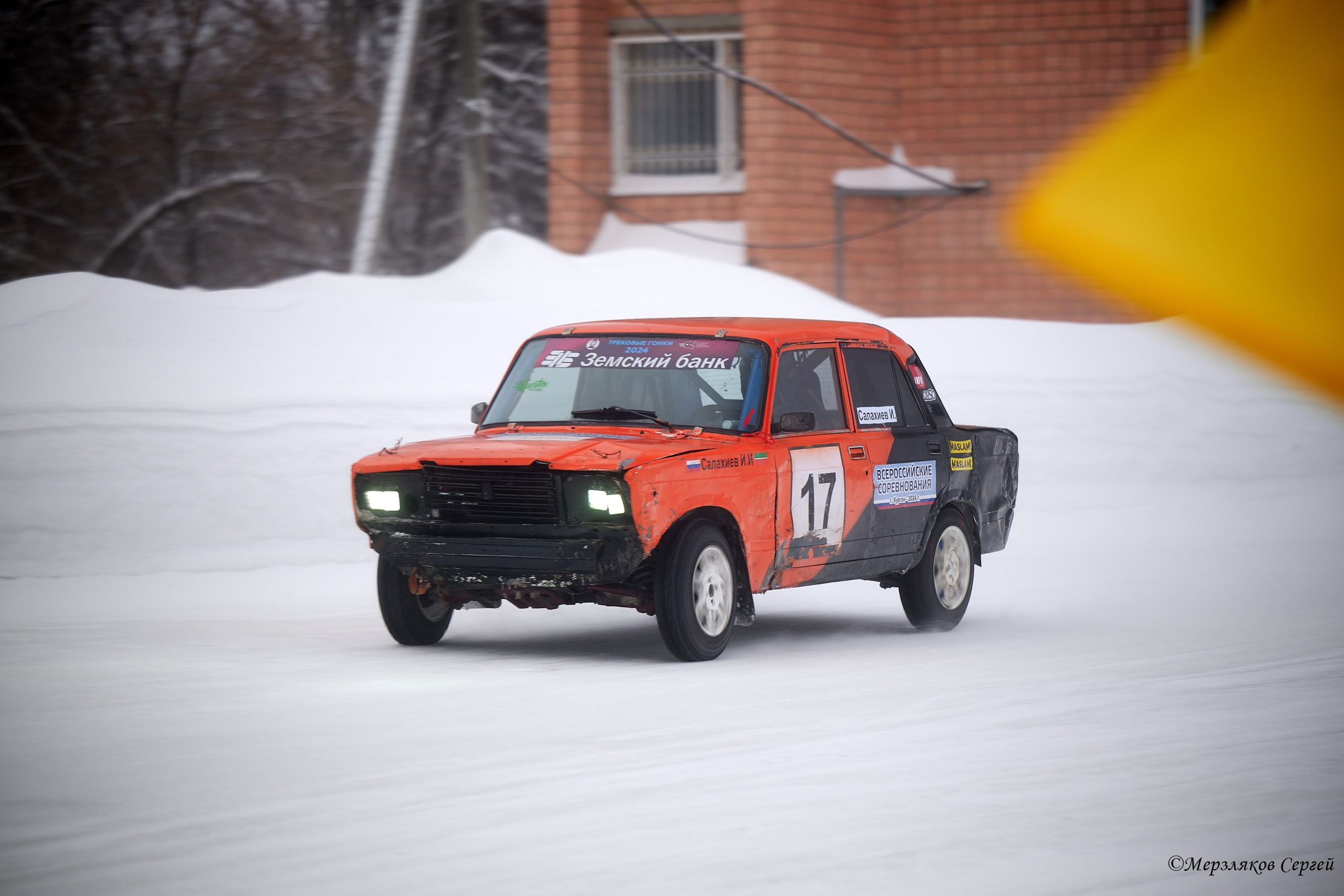 Трековые автогонки на льду Чемпионат России. Спортивный репортажный фотограф в Ижевске Сергей Мерзляков