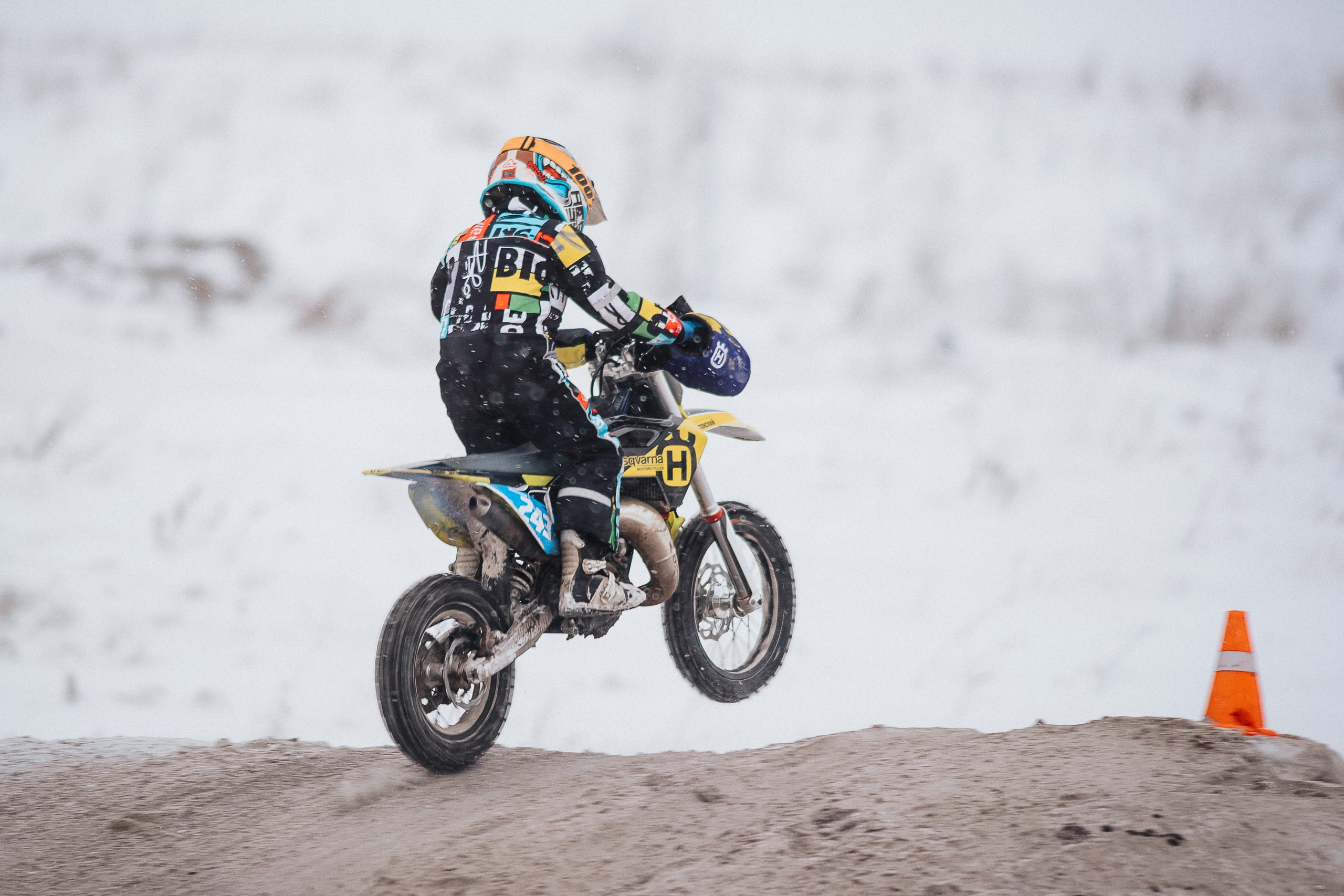 29.12.2024 — Праздничная тренировка на мотоциклетной трассе Люскус. Репортажный фотограф в Кемерово