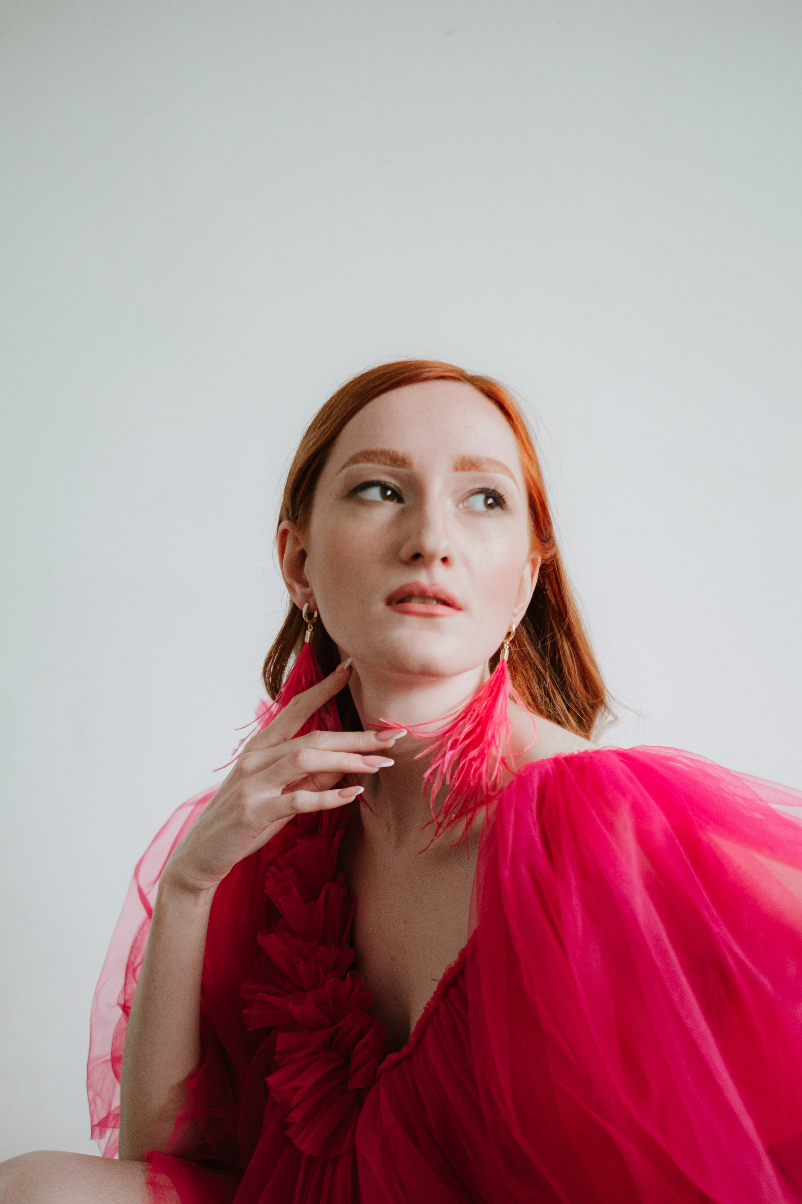 Фотосессия с платьем в студии. Портреты студия Москва. Модельные тесты. Lovestory студия в Москве. Женсий фотограф