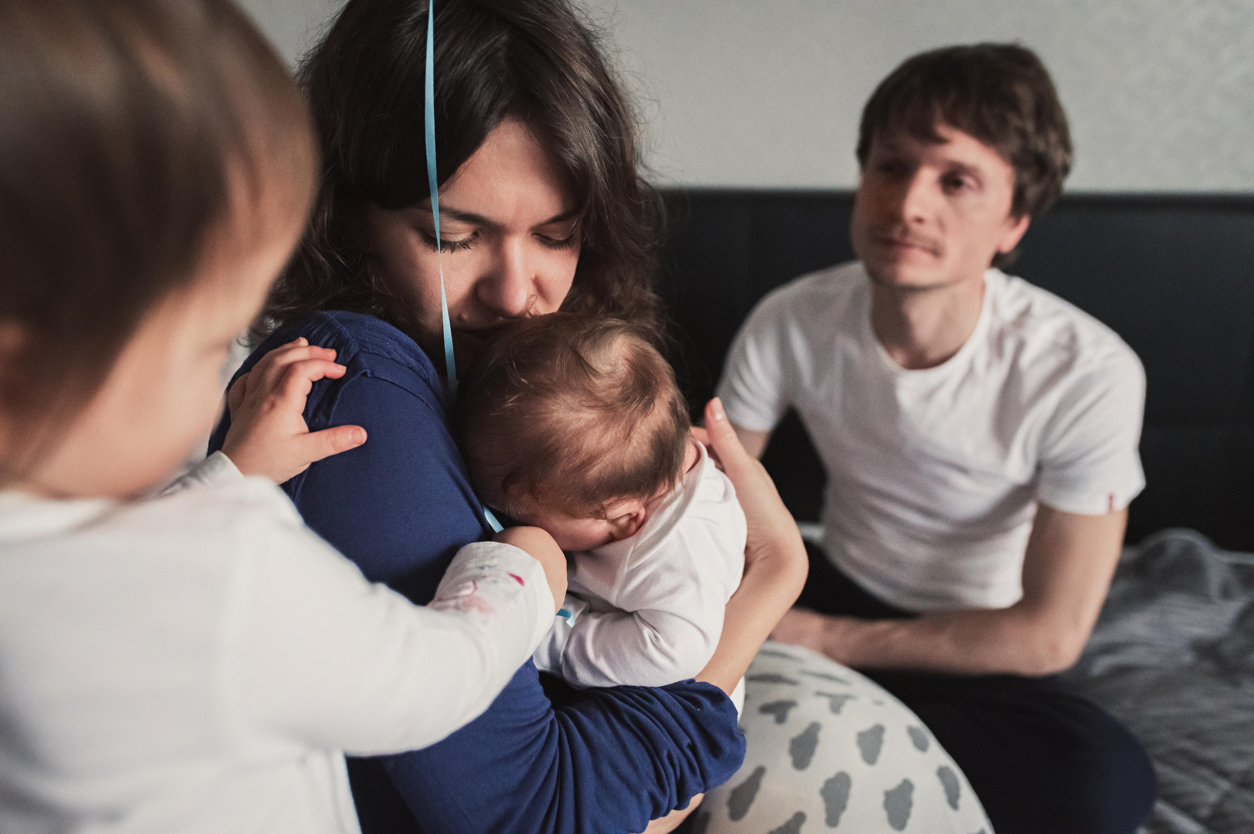 Домашние фото с месячным малышом и двухлеткой. Семейный фотограф. Lifestyle. Москва. Анастасия Михайлова