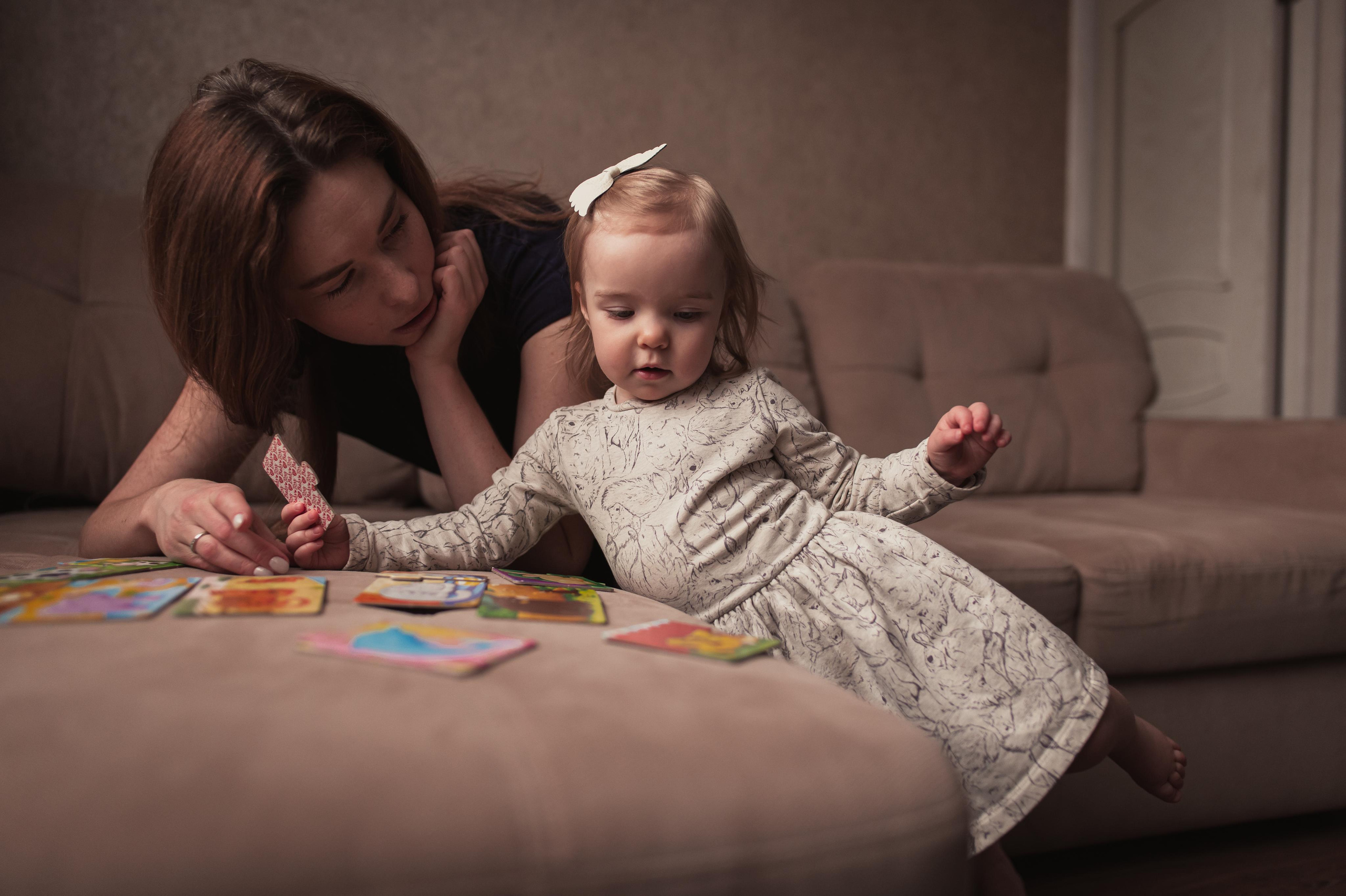 Домашние тёплые фото с весёлой малышкой. Семейный фотограф. Lifestyle. Москва. Анастасия Михайлова