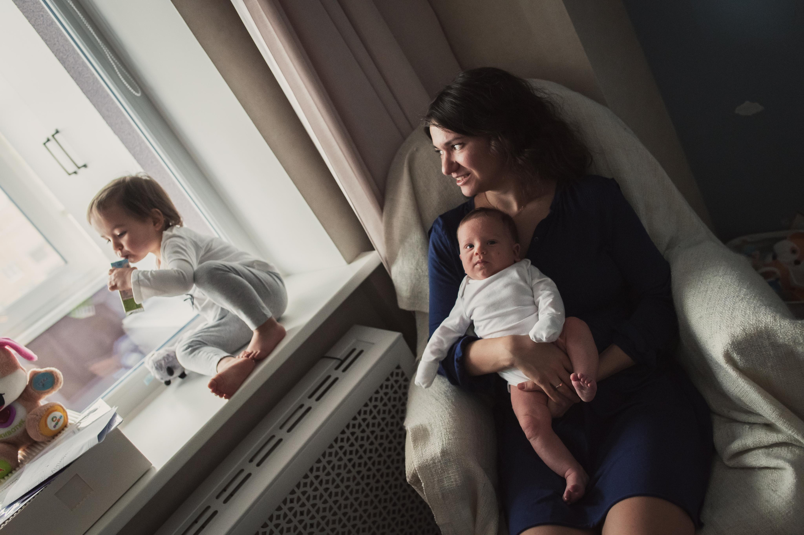 Домашние фото с месячным малышом и двухлеткой. Семейный фотограф. Lifestyle. Москва. Анастасия Михайлова