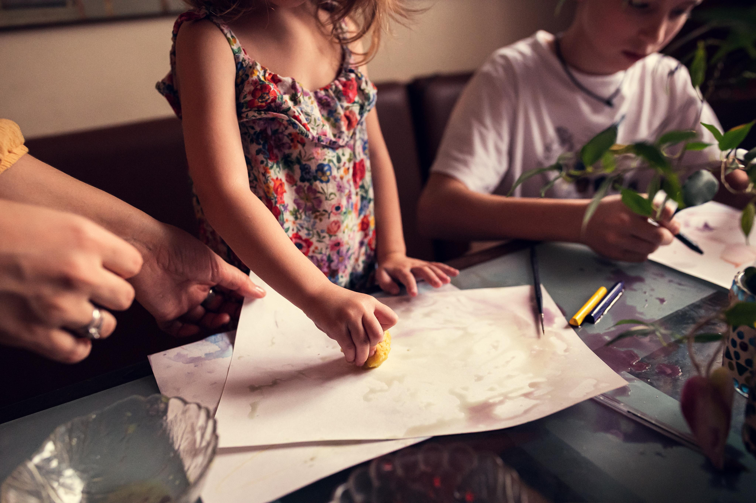 Колоритная домашняя фотосессия для творческой семьи. Семейный фотограф. Lifestyle. Москва. Анастасия Михайлова