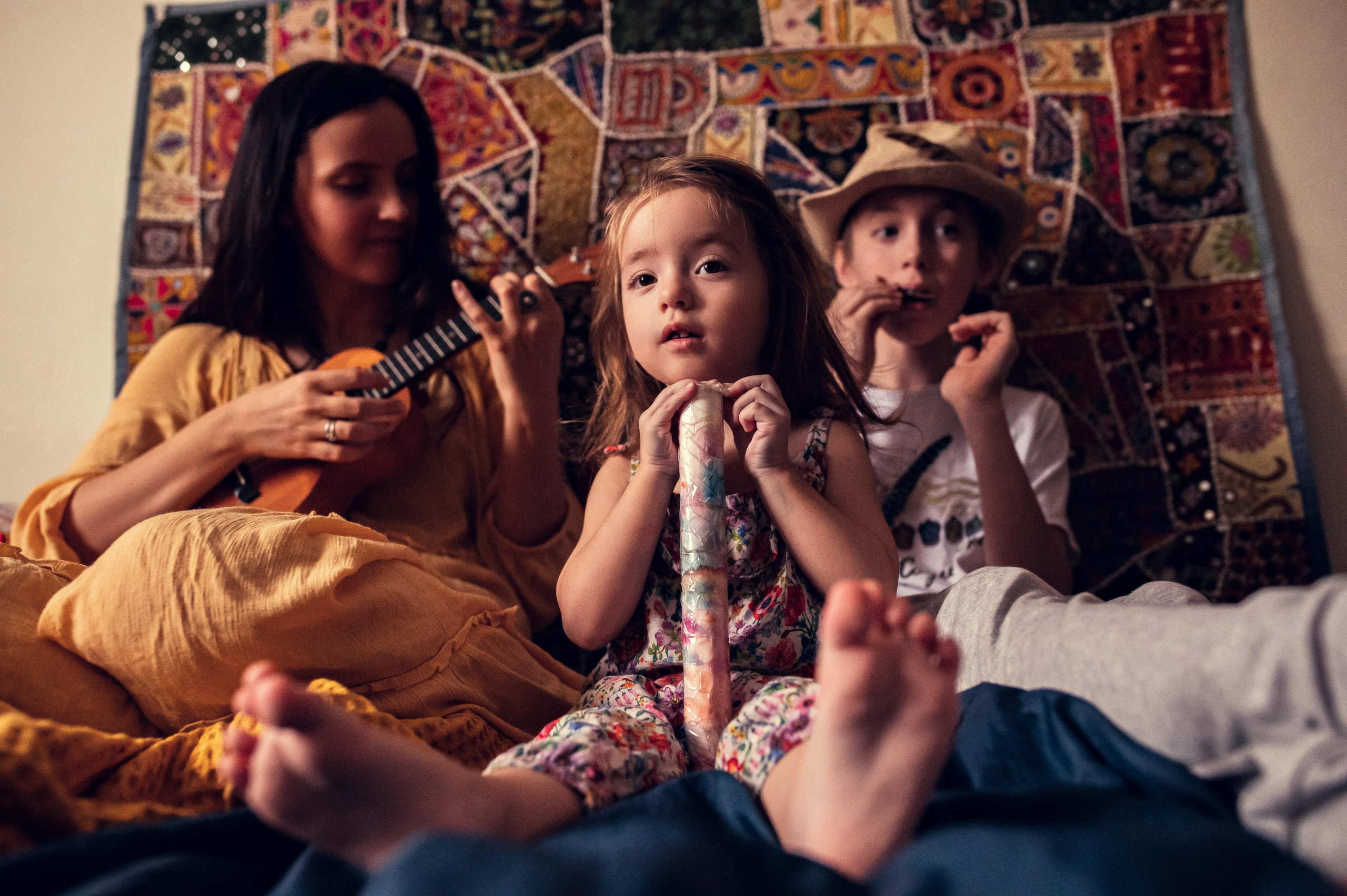 Колоритная домашняя фотосессия для творческой семьи. Семейный фотограф. Lifestyle. Москва. Анастасия Михайлова