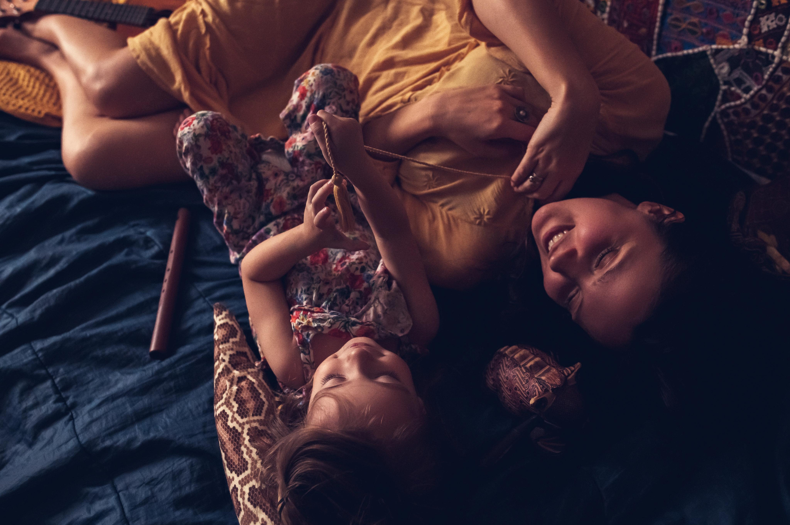 Колоритная домашняя фотосессия для творческой семьи. Семейный фотограф. Lifestyle. Москва. Анастасия Михайлова