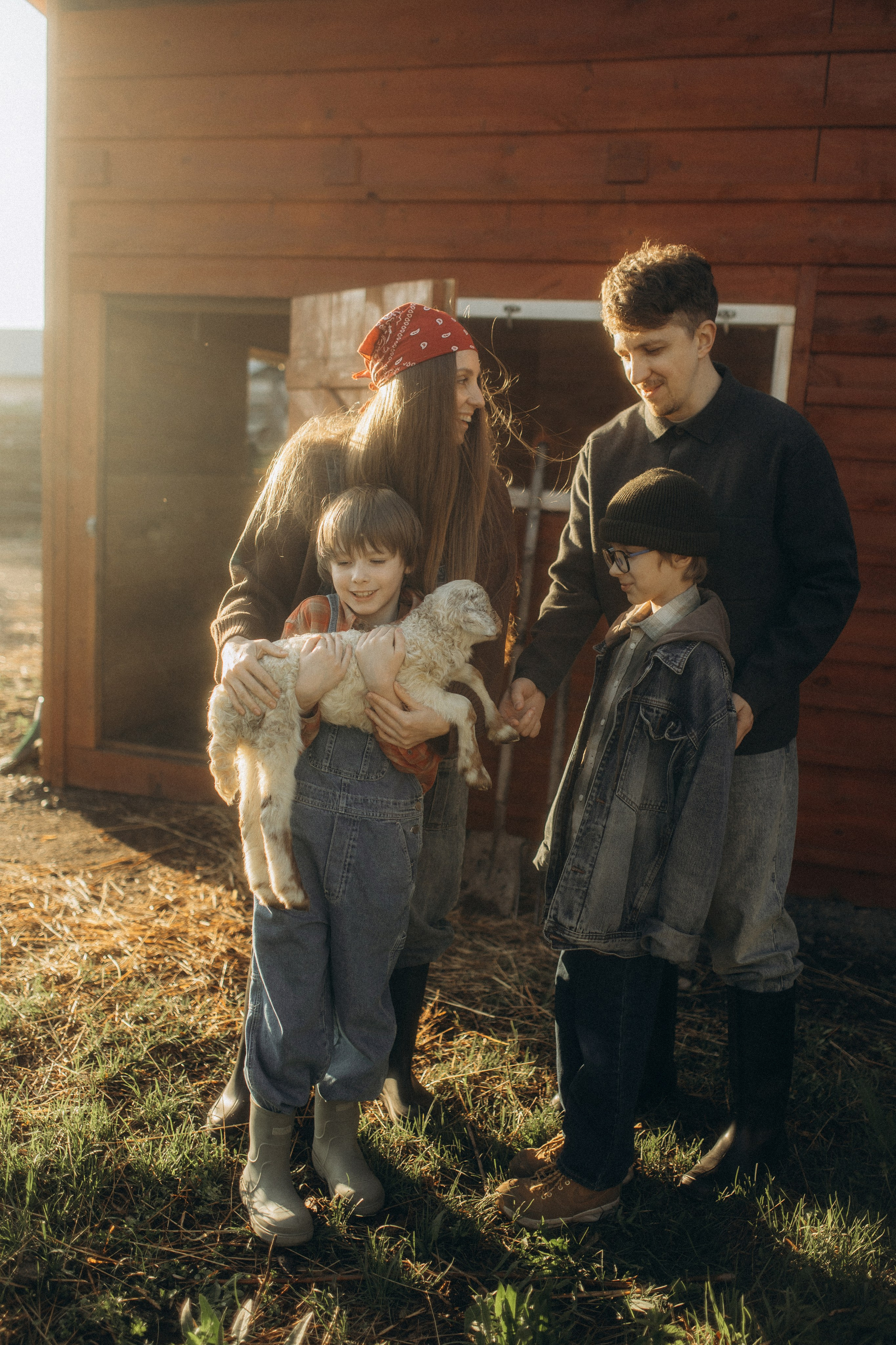 Семейная фотосессия на ферме. Семейный и свадебный фотограф в Новосибирске/Бийске Екатерина Логинова