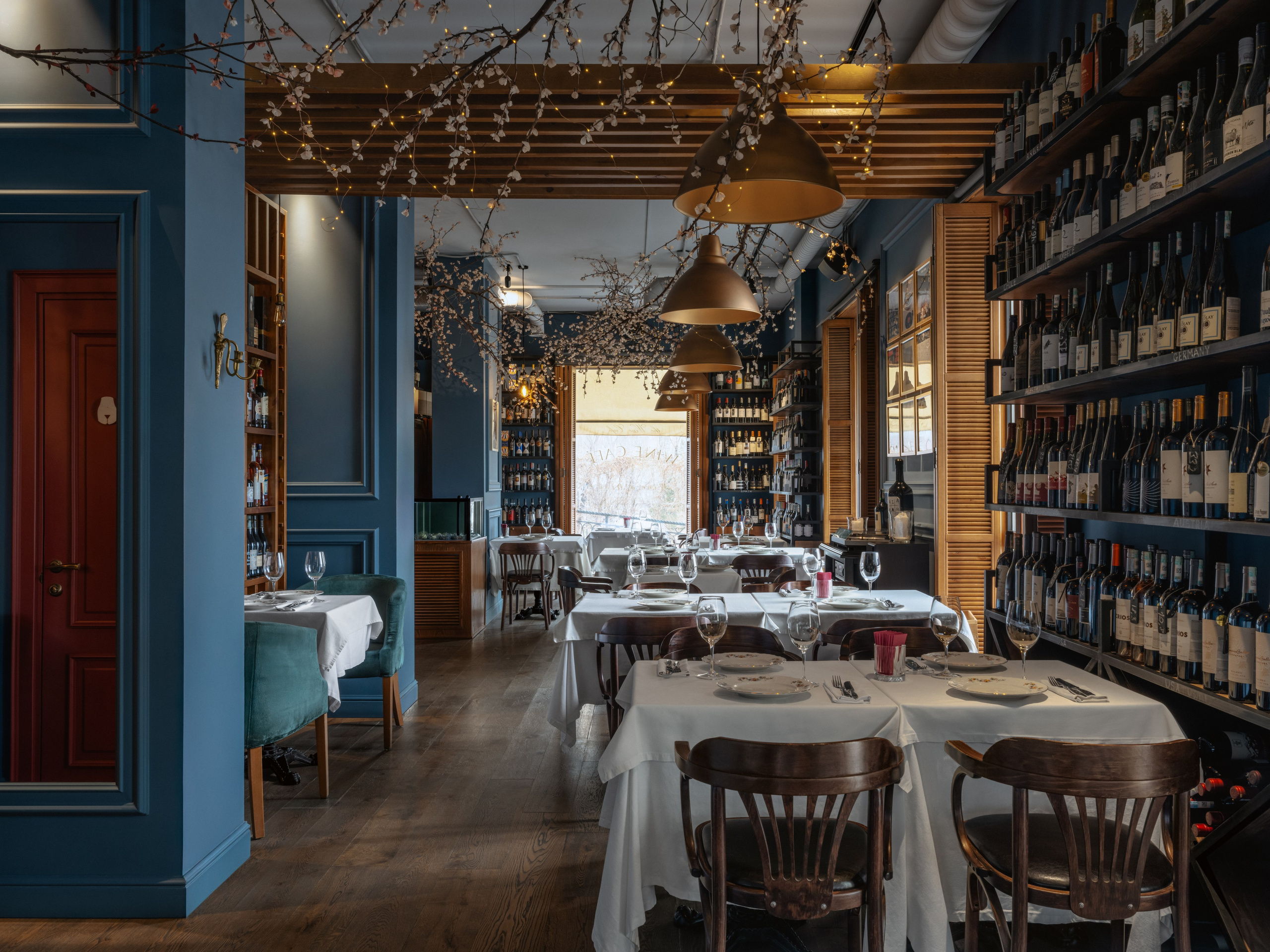 The Wine Cafe restaurant interior Rozart Astana Kazakhstan, main dining space, interior photo by Roman Yakunin