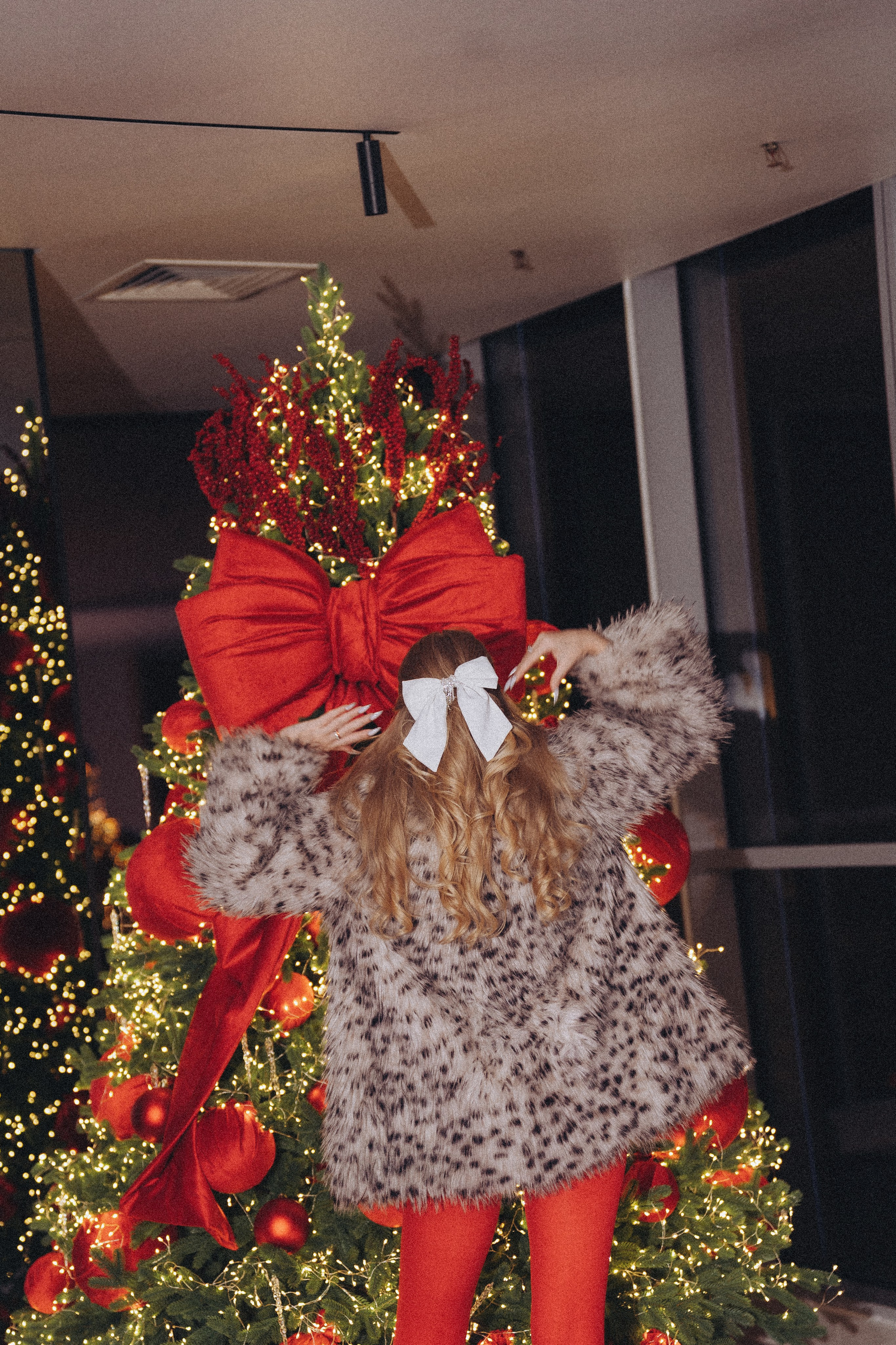 ФОТОСЕССИЯ К НОВОМУ ГОДУ В СТУДИИ С ЕЛОЧКОЙ КРАСИВЫЙ ОБРАЗ. Профессиональный фотограф, Санкт-Петербург — Виктория Богомолова