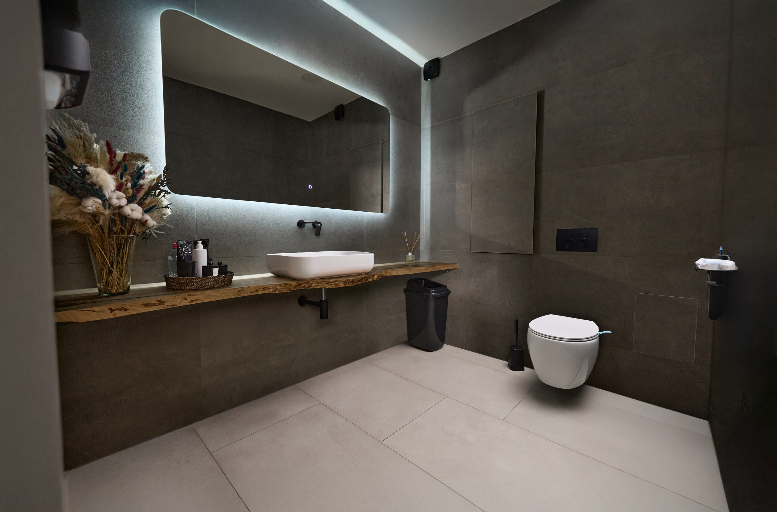 Blago dent. Святослав Лебедев | Рекламный фотограф — Коммерческая съемка, Арт-дирекшн, AI-интеграция