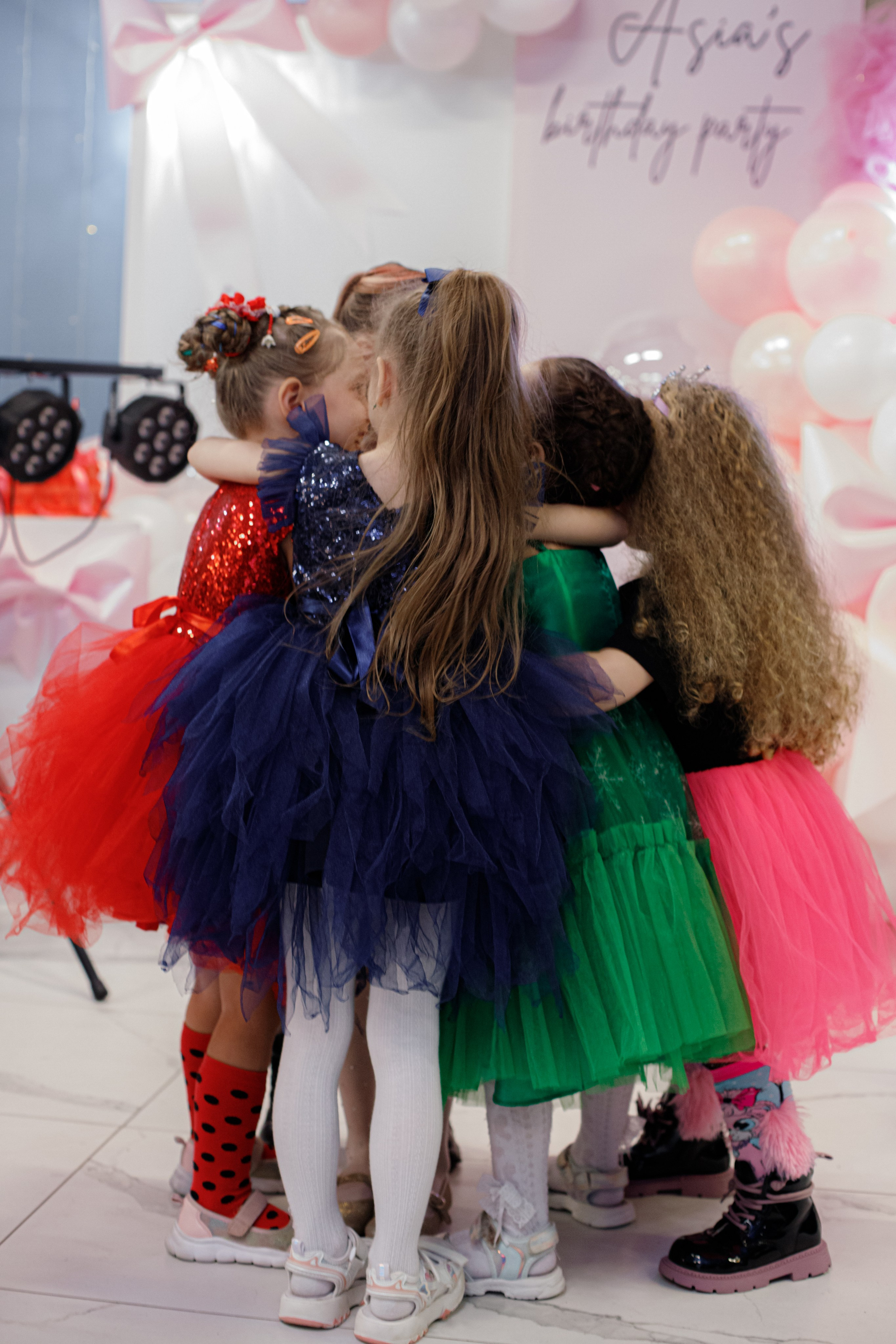 ASIA'S BIRTHDAY PARTY. Photokarish