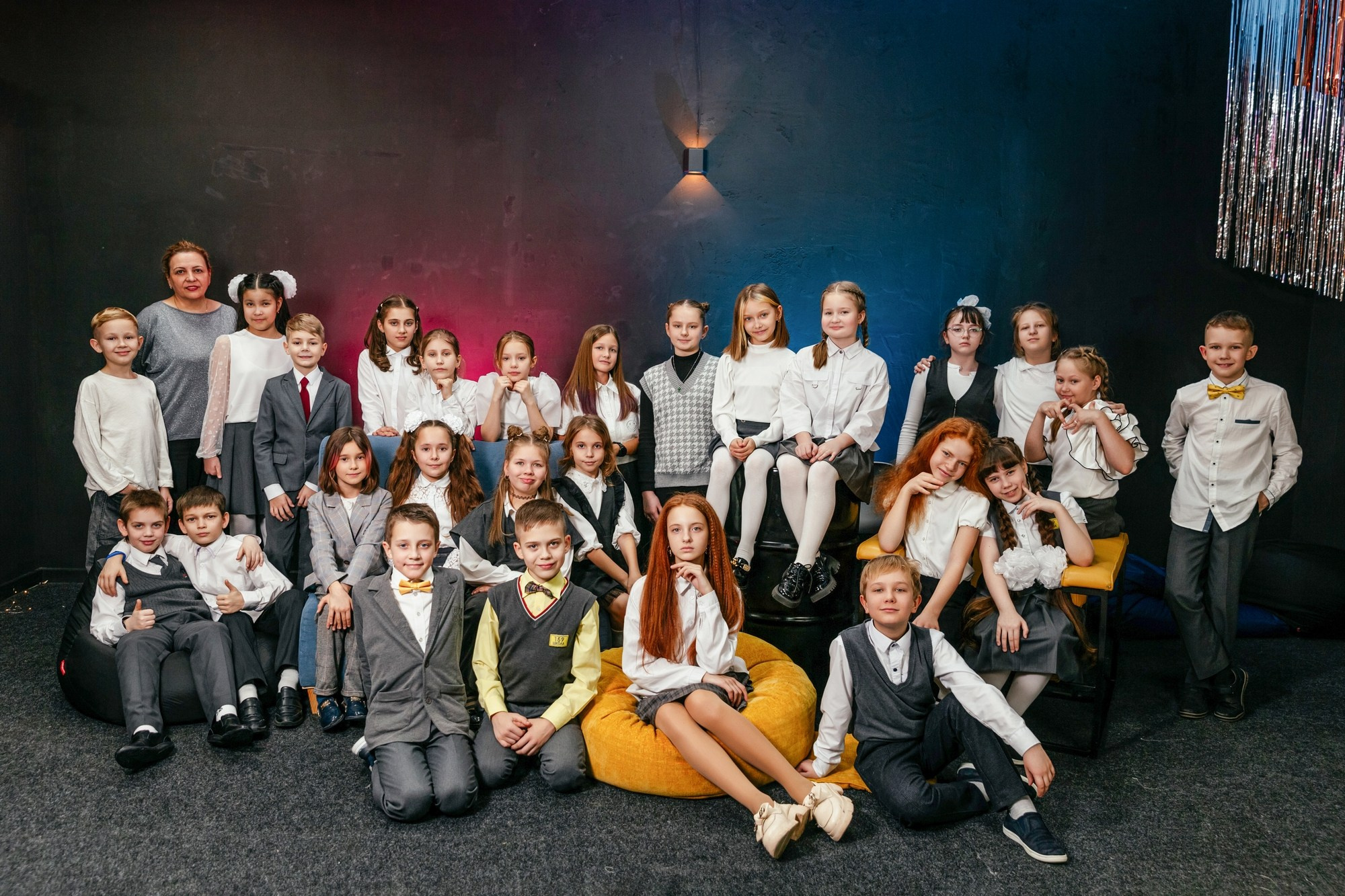 Фотосессия в студии: 159 школа 4 класс. СИГМА | Студия выпускных альбомов Красноярск